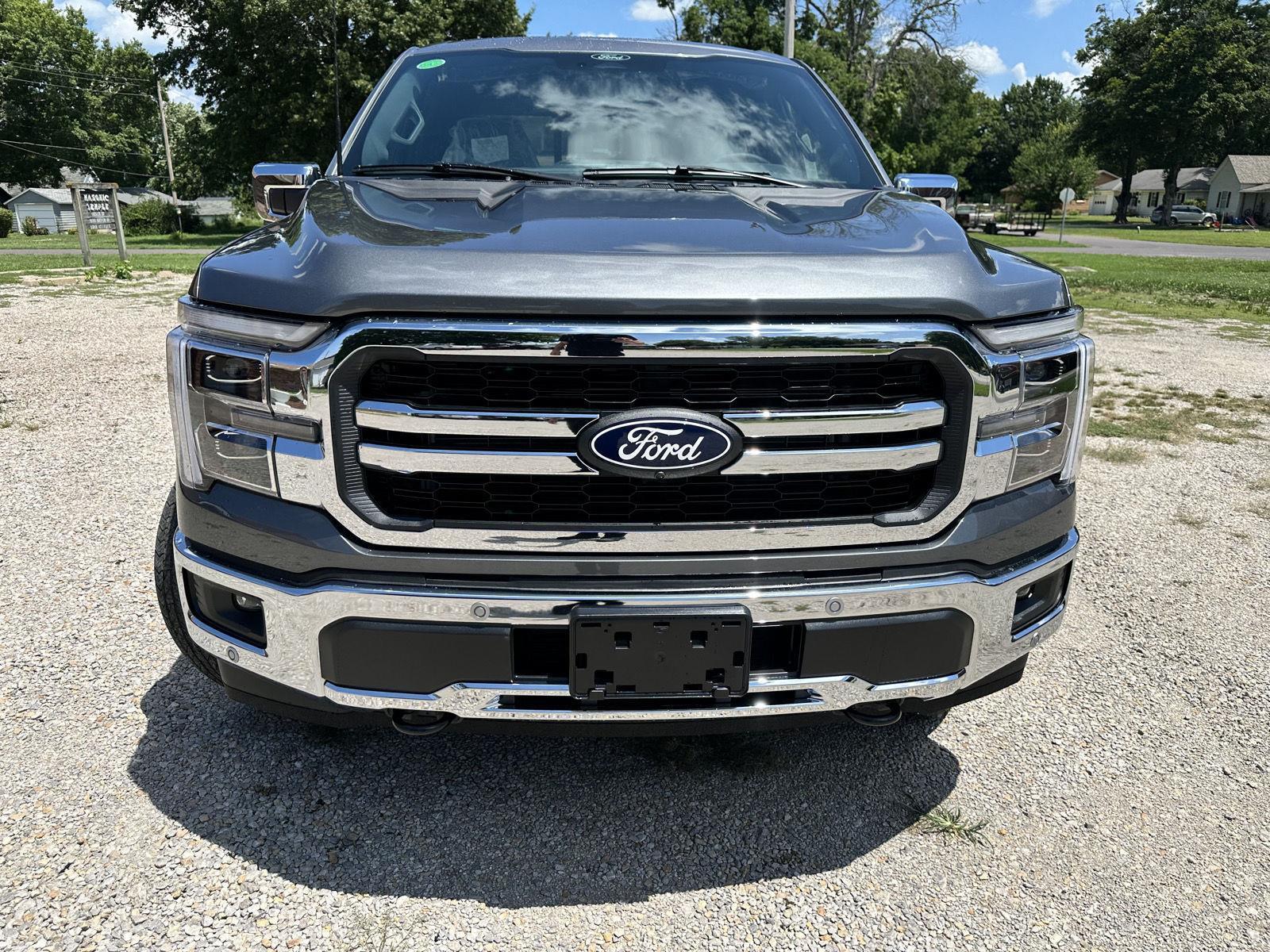 2025 Ford F-150 Lariat photo 3