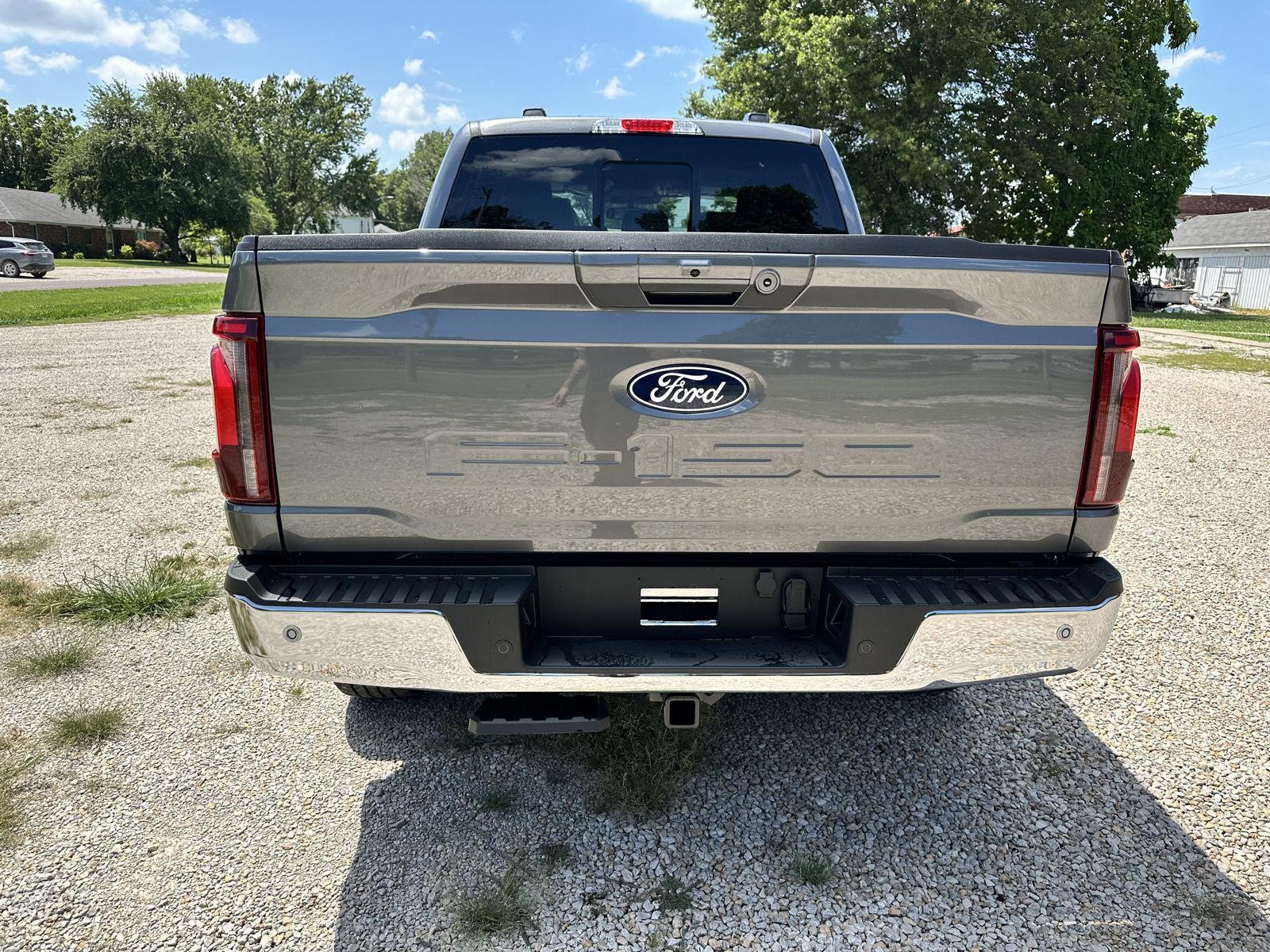 2025 Ford F-150 Lariat photo 6