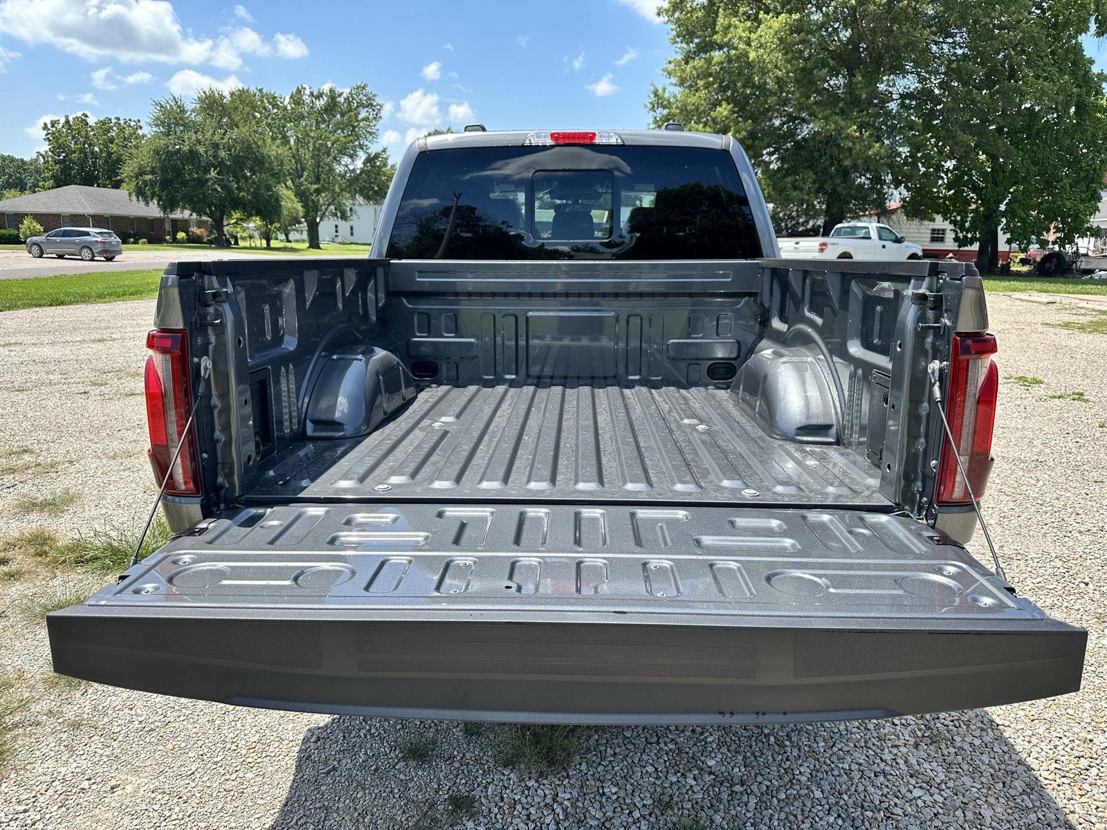 2025 Ford F-150 Lariat photo 9