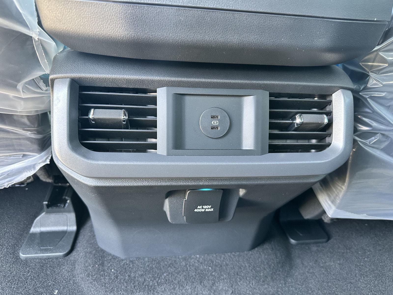 2025 Ford F-150 Lariat photo 16