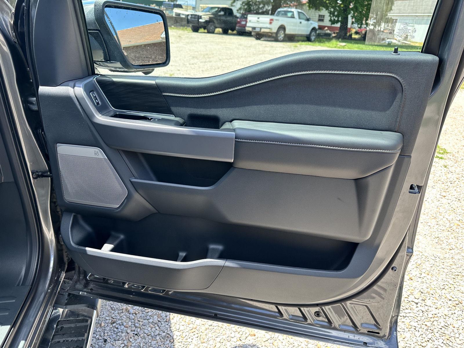 2025 Ford F-150 Lariat photo 19