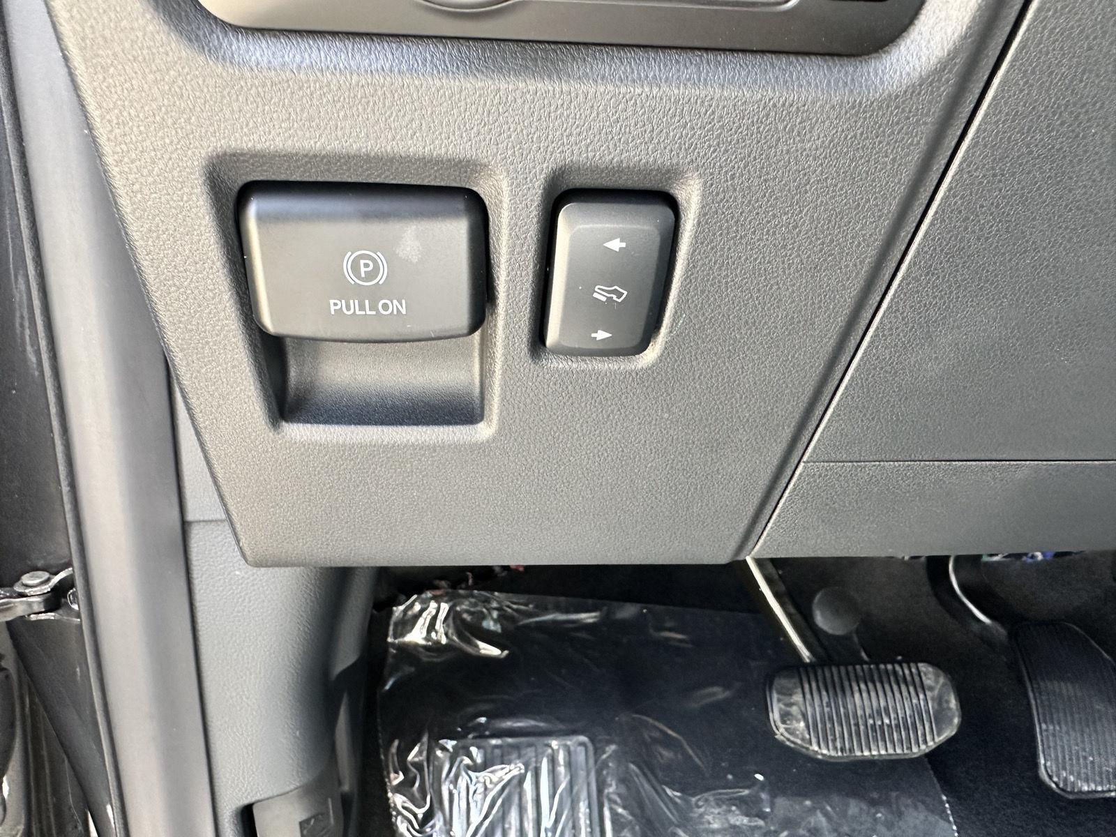 2025 Ford F-150 Lariat photo 24