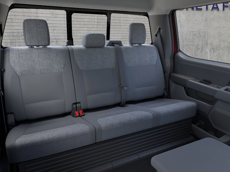 2025 Ford F-250 XLT photo 6