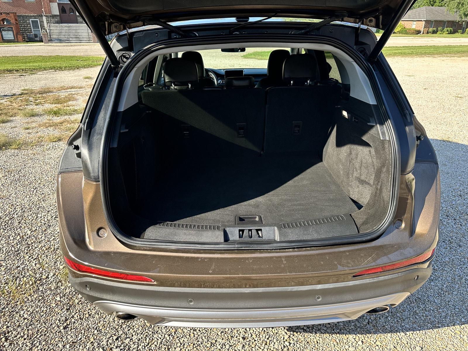 2022 Lincoln Corsair Standard photo 14
