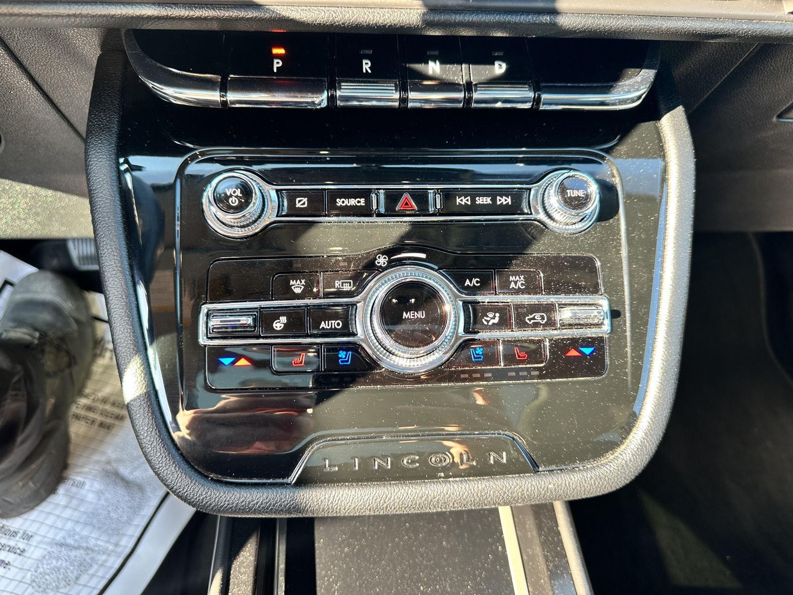 2022 Lincoln Corsair Standard photo 34