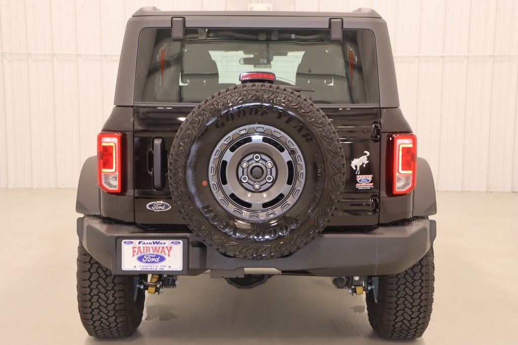 2025 Ford Bronco Base photo 4