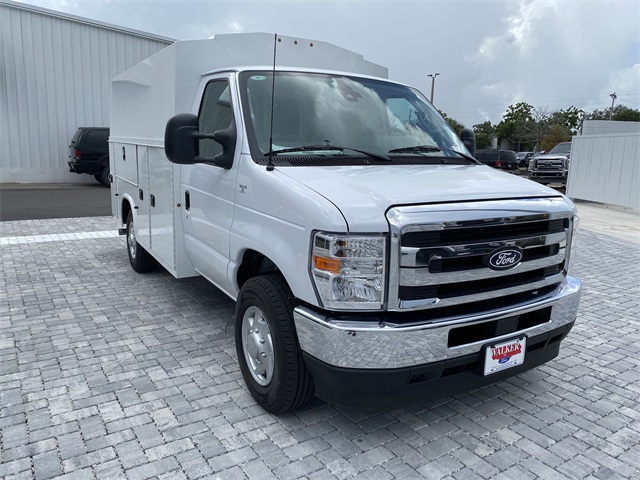 2026 Ford E-350 Base photo 3