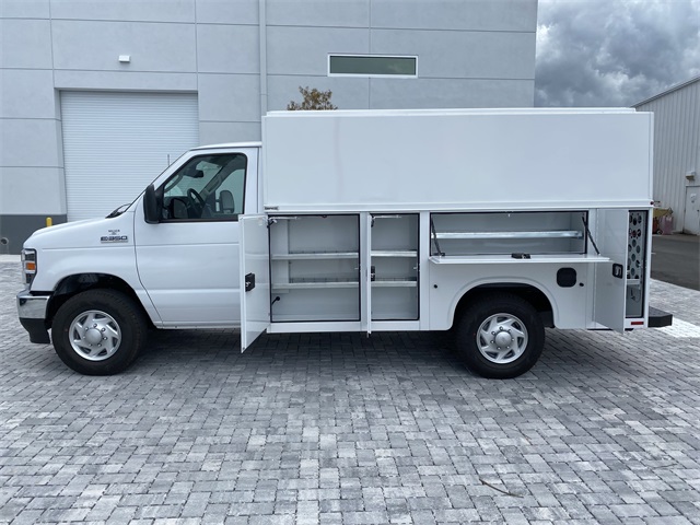 2026 Ford E-350 Base photo 8