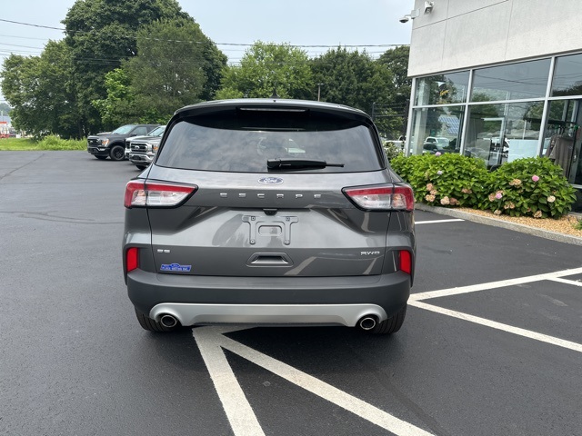 2022 Ford Escape SE photo 2