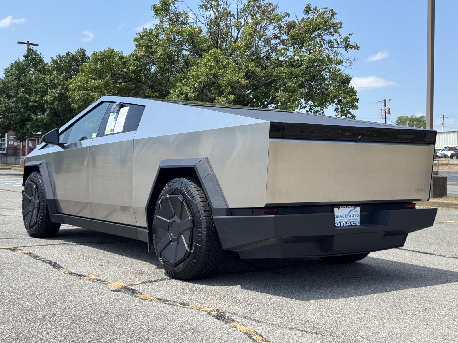 2024 Tesla Cybertruck Cyberbeast photo 3