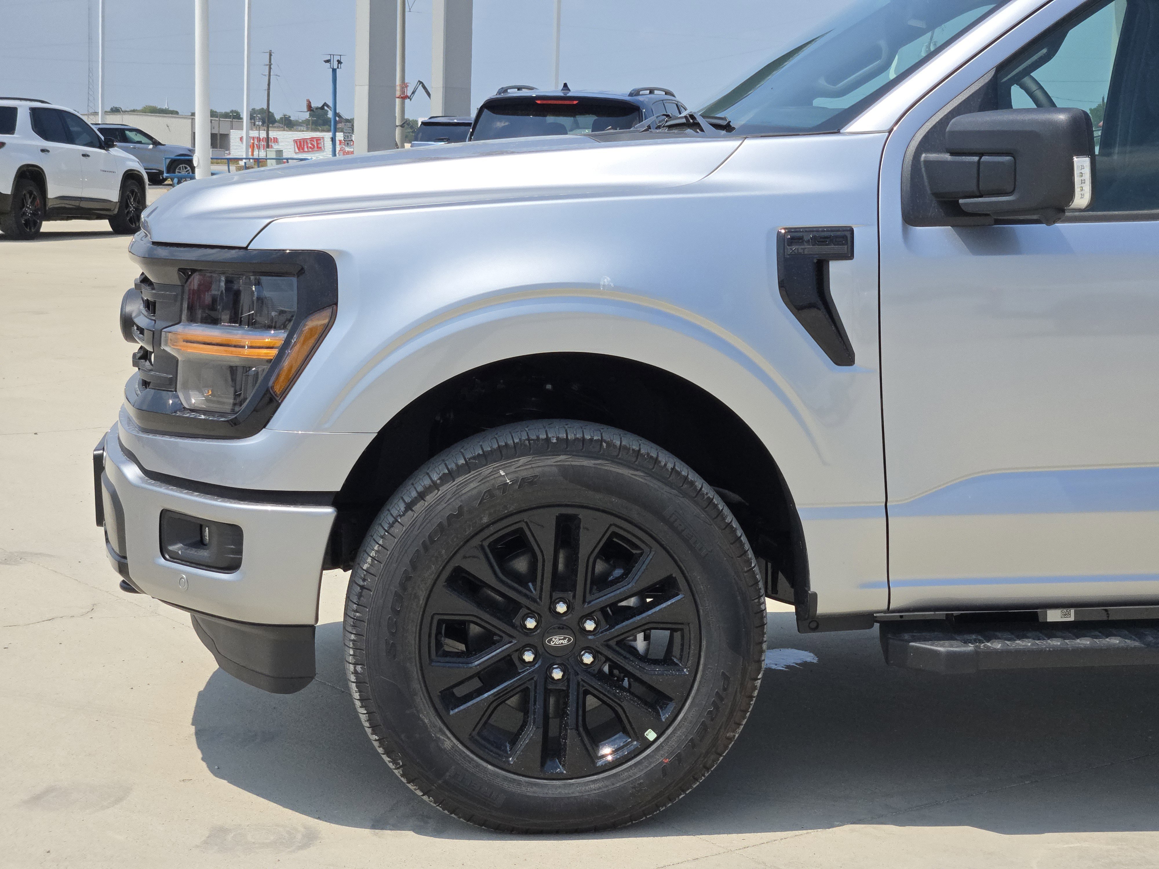 2025 Ford F-150 XLT photo 4