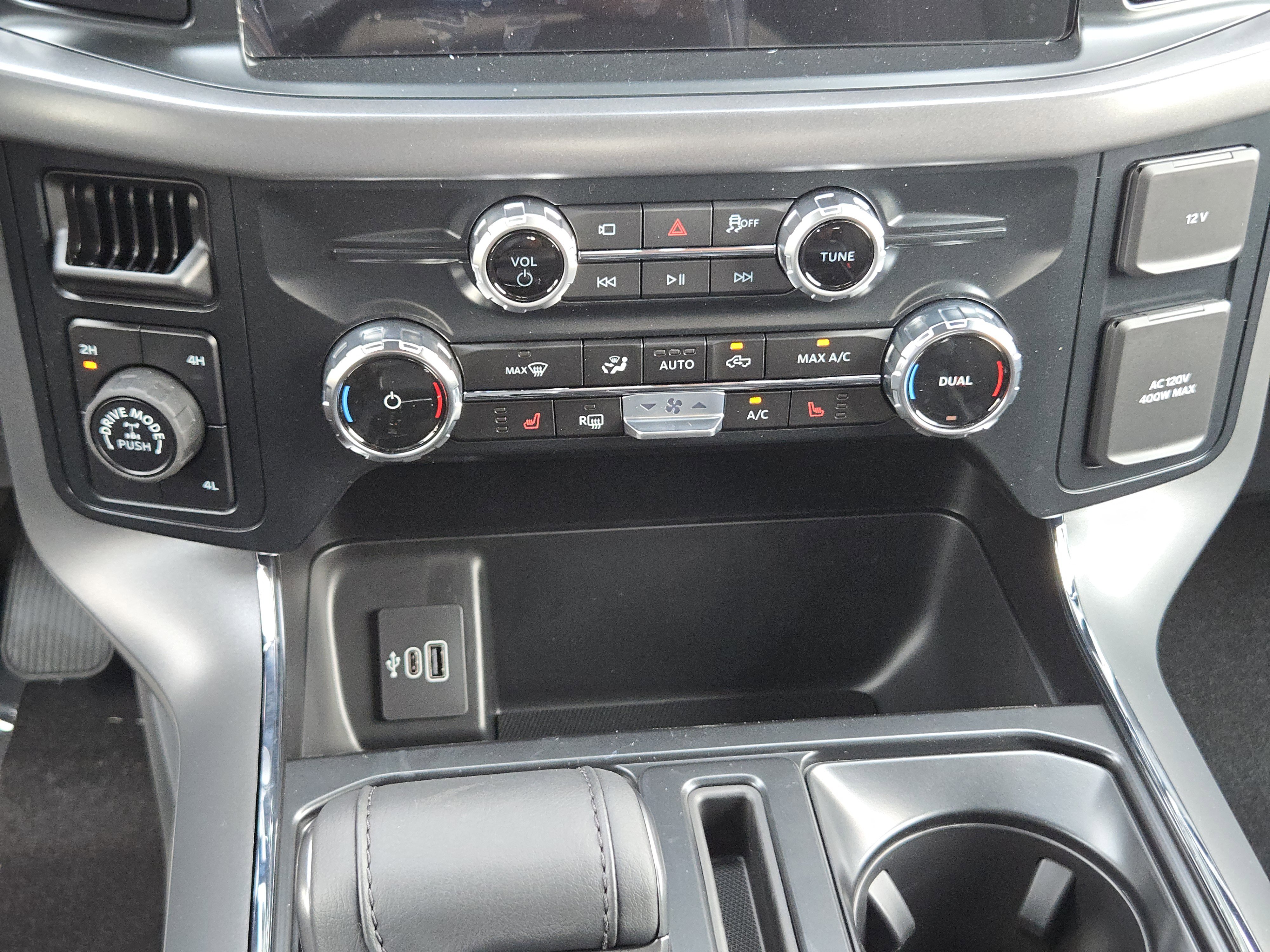 2025 Ford F-150 XLT photo 12