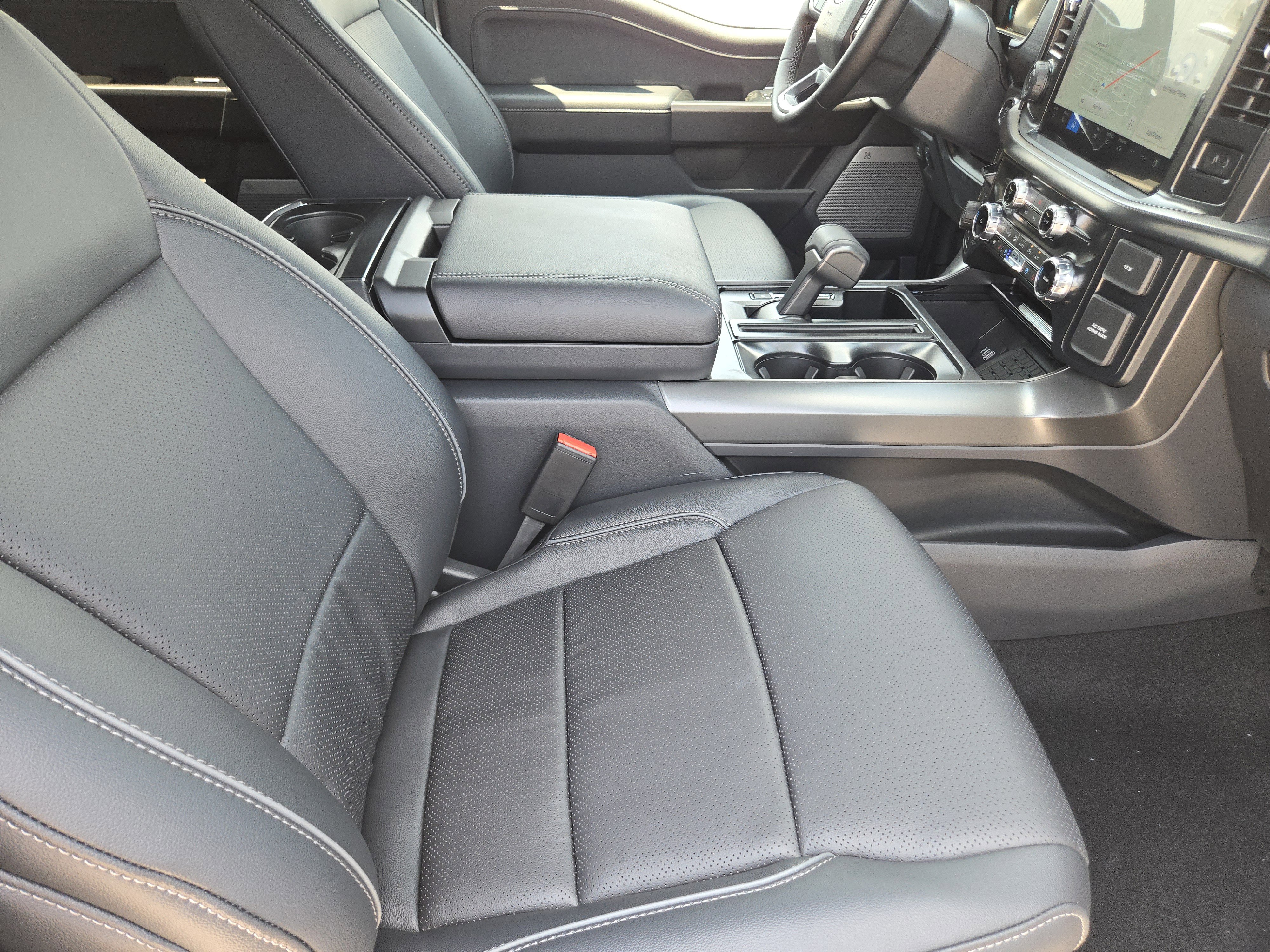 2025 Ford F-150 Lariat photo 9