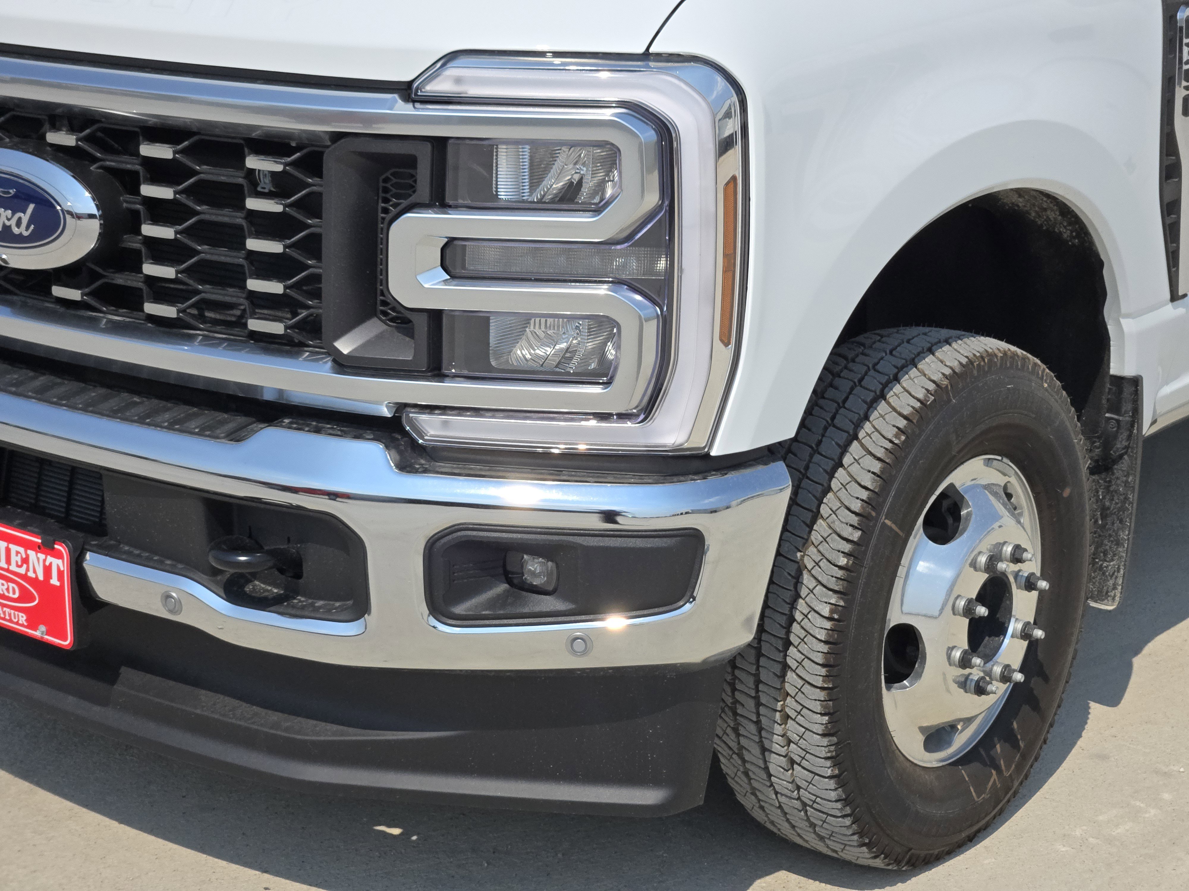 2025 Ford F-350 Lariat photo 3