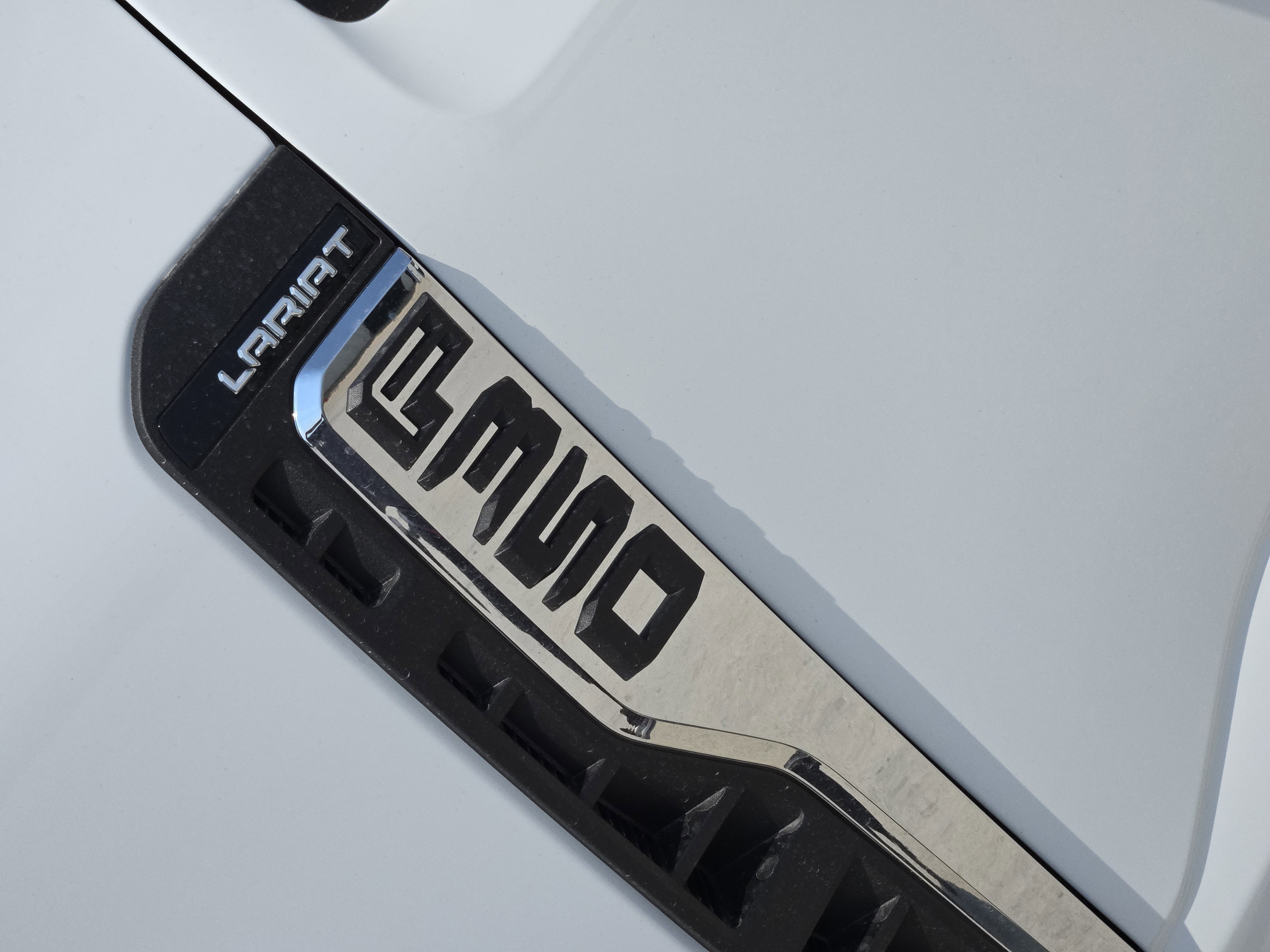 2025 Ford F-350 Lariat photo 4