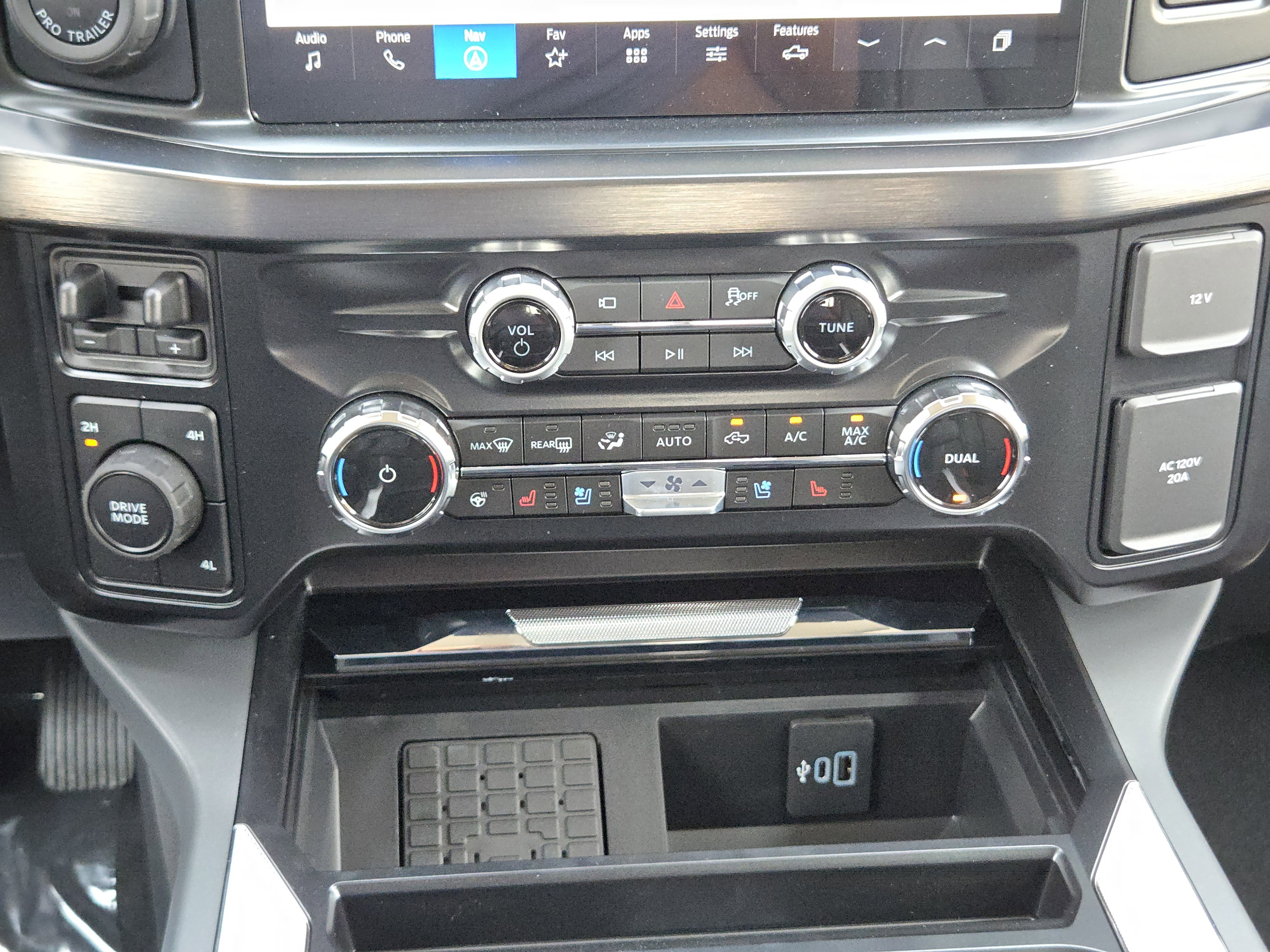 2025 Ford F-350 Lariat photo 11