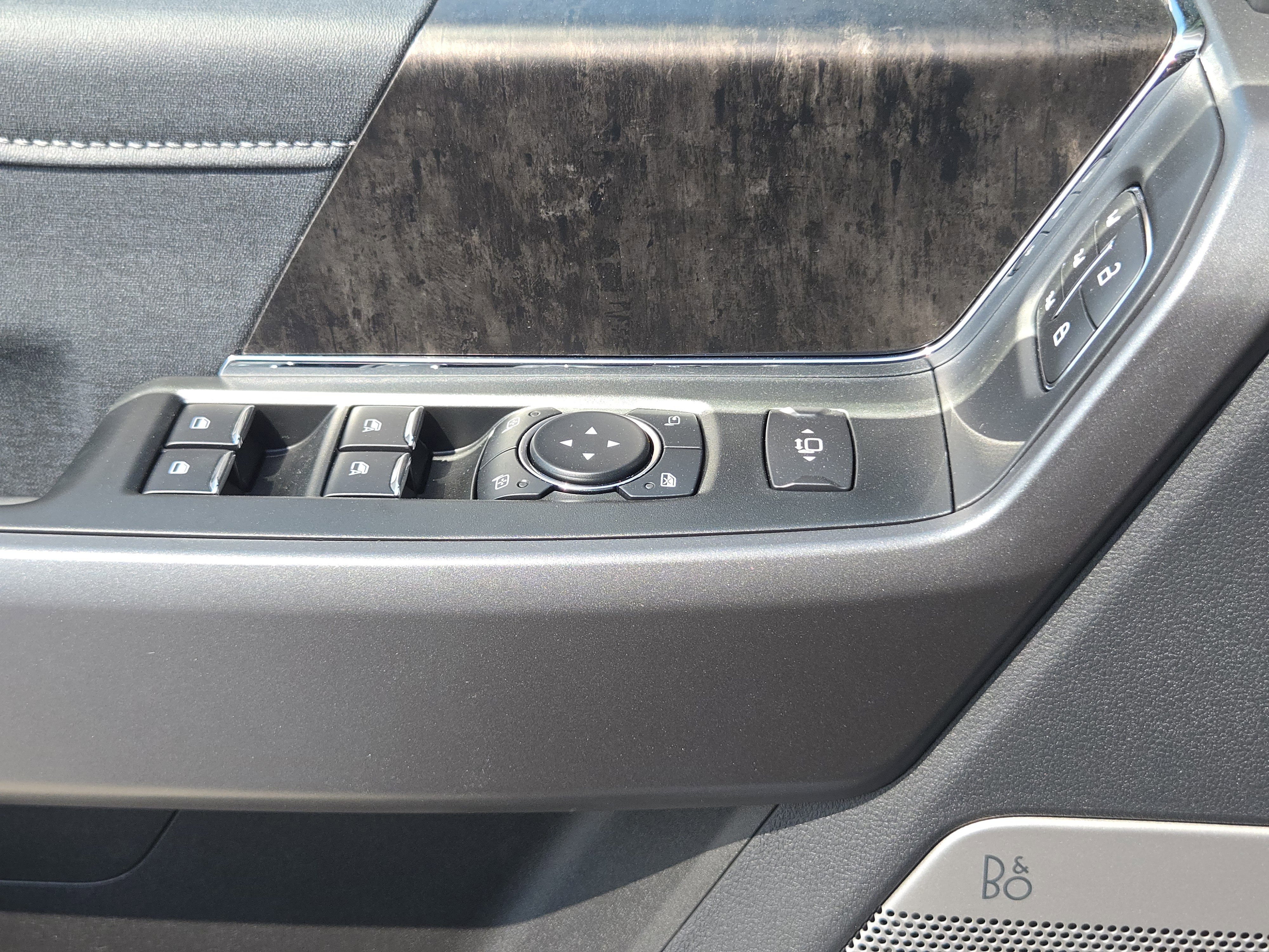 2025 Ford F-350 Lariat photo 14