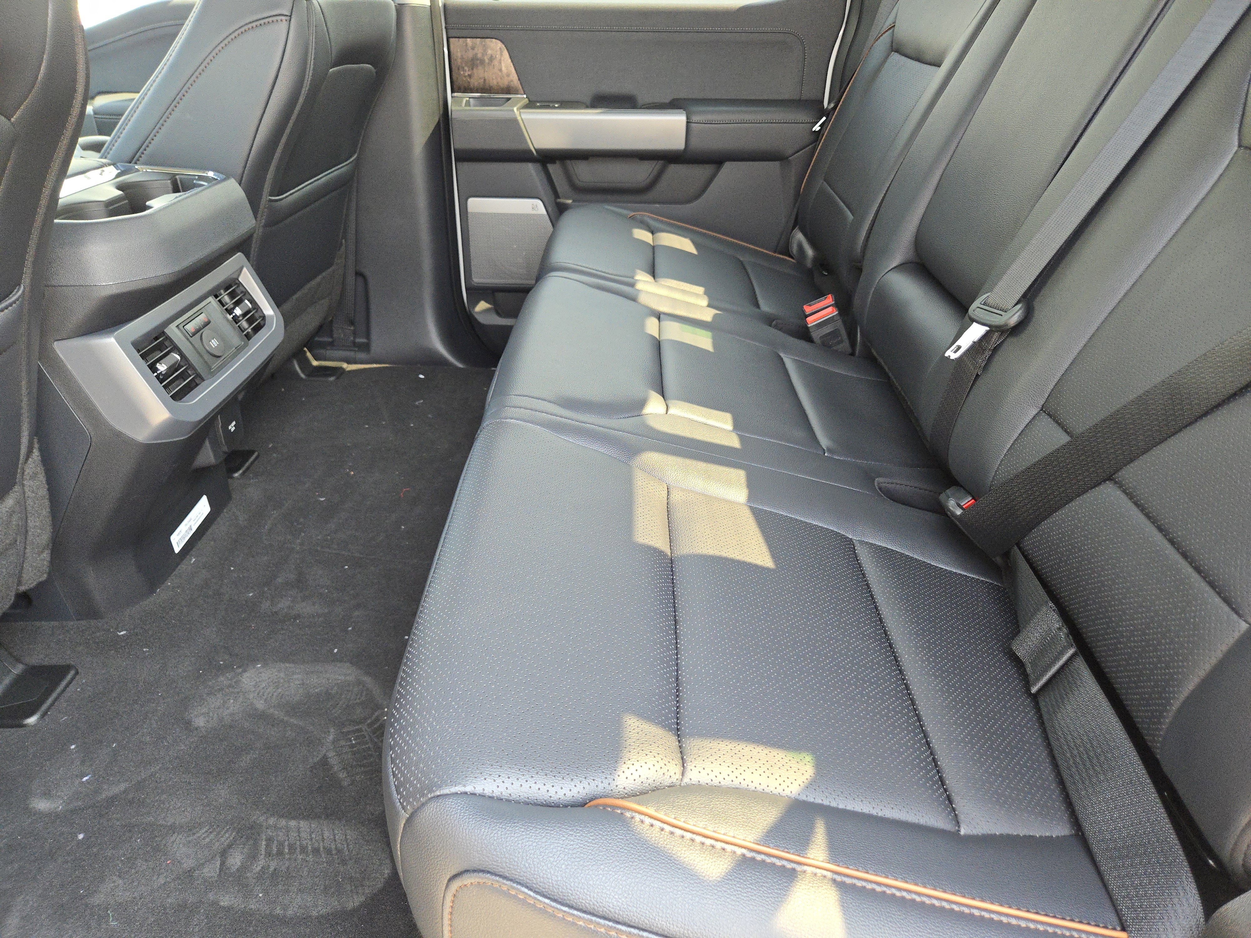 2025 Ford F-350 Lariat photo 19