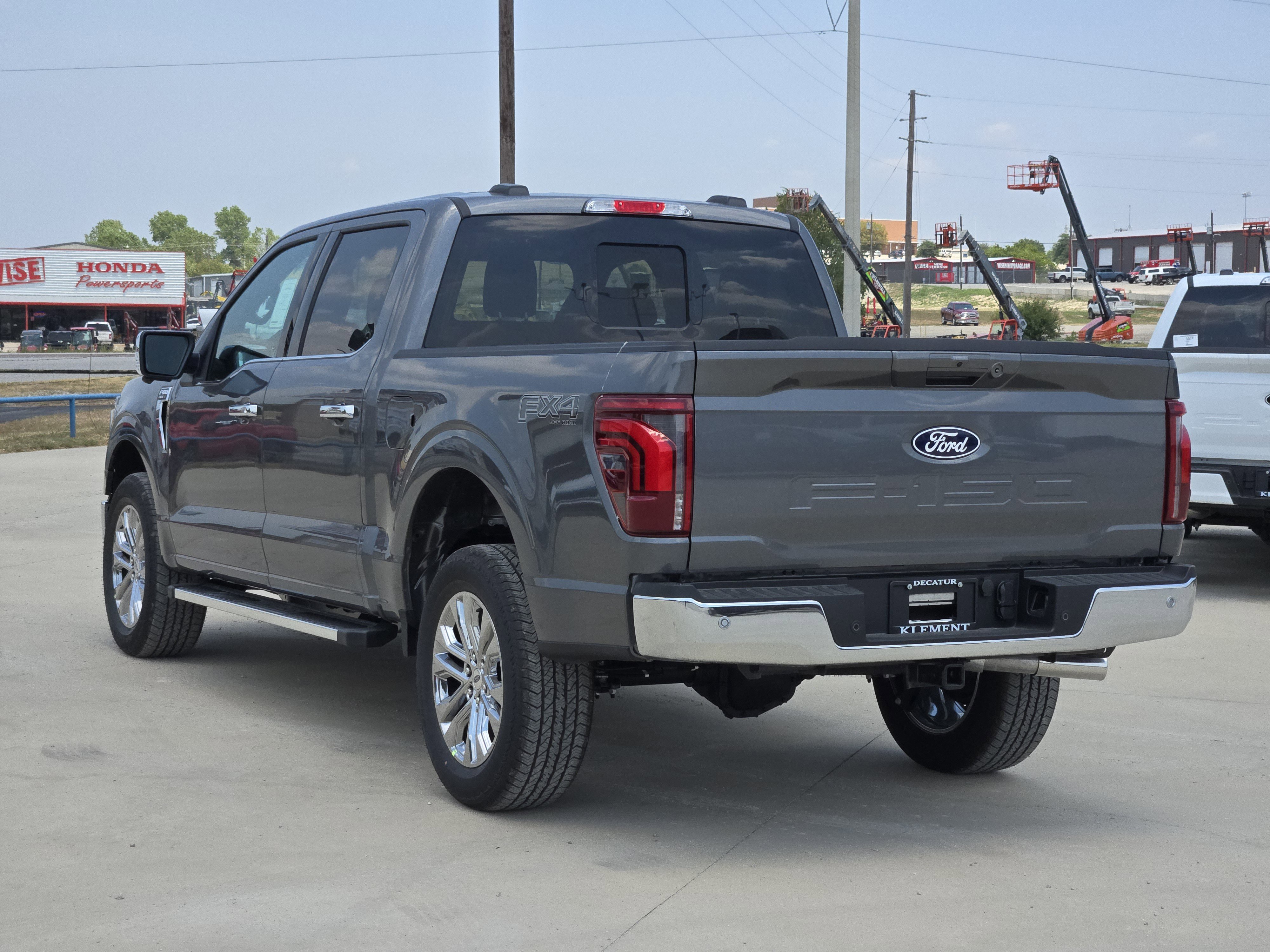 2025 Ford F-150 Lariat photo 3