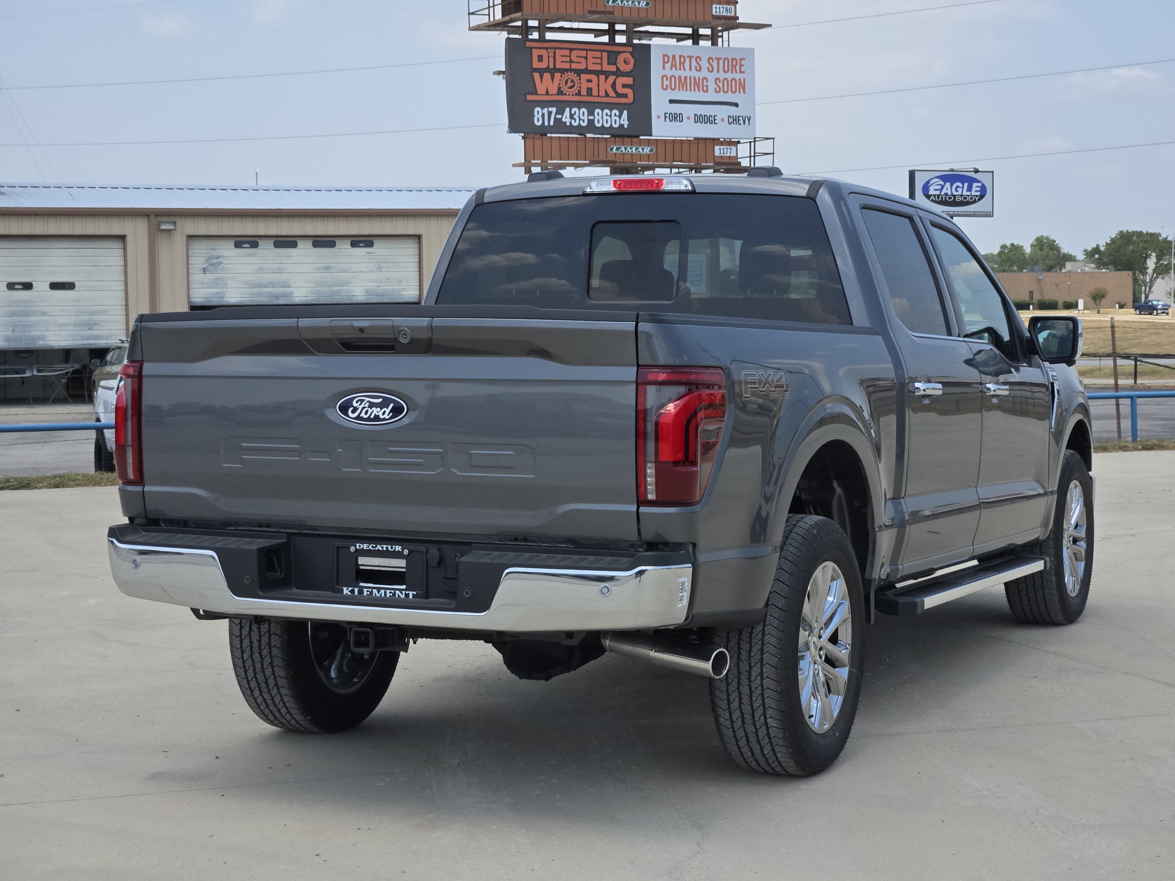 2025 Ford F-150 Lariat photo 4