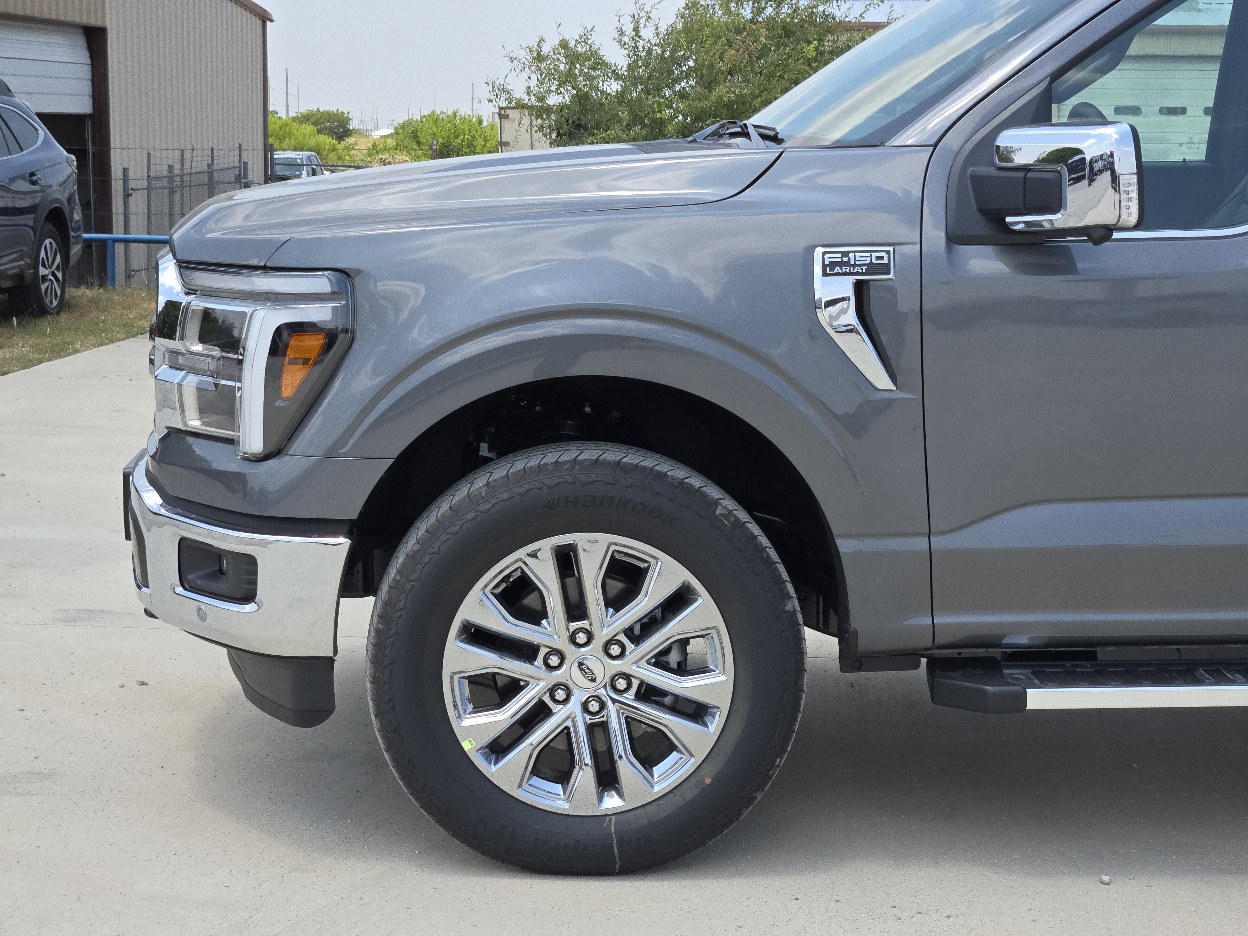 2025 Ford F-150 Lariat photo 5
