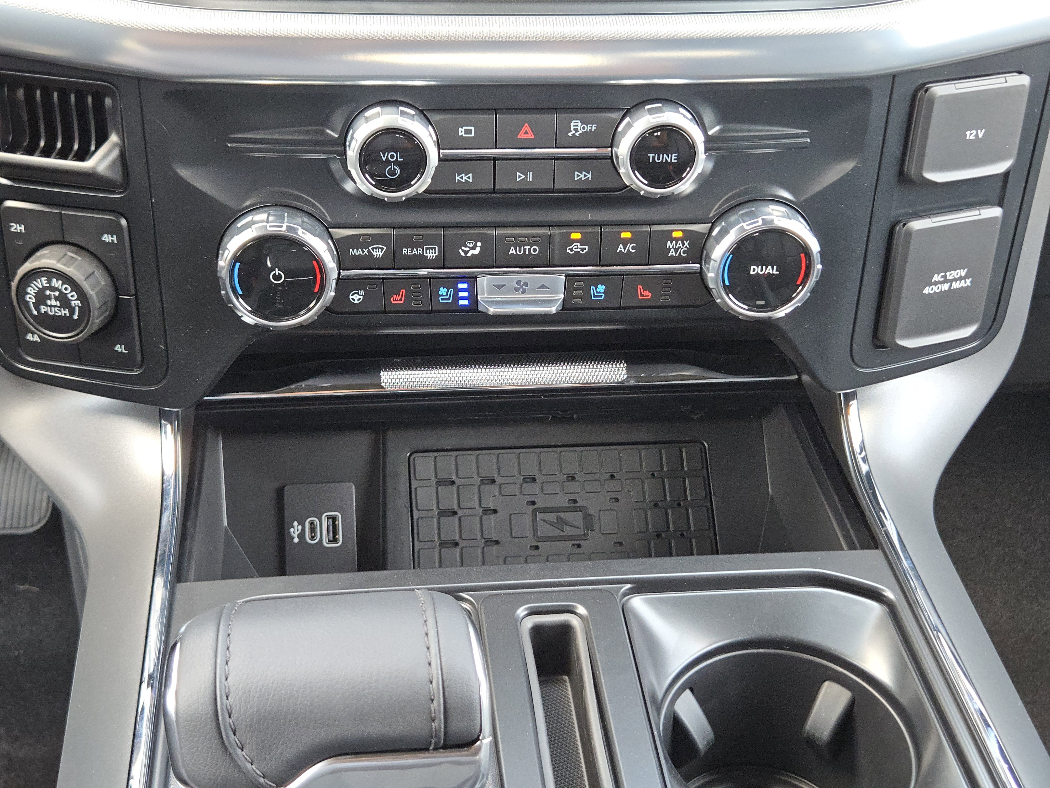 2025 Ford F-150 Lariat photo 14