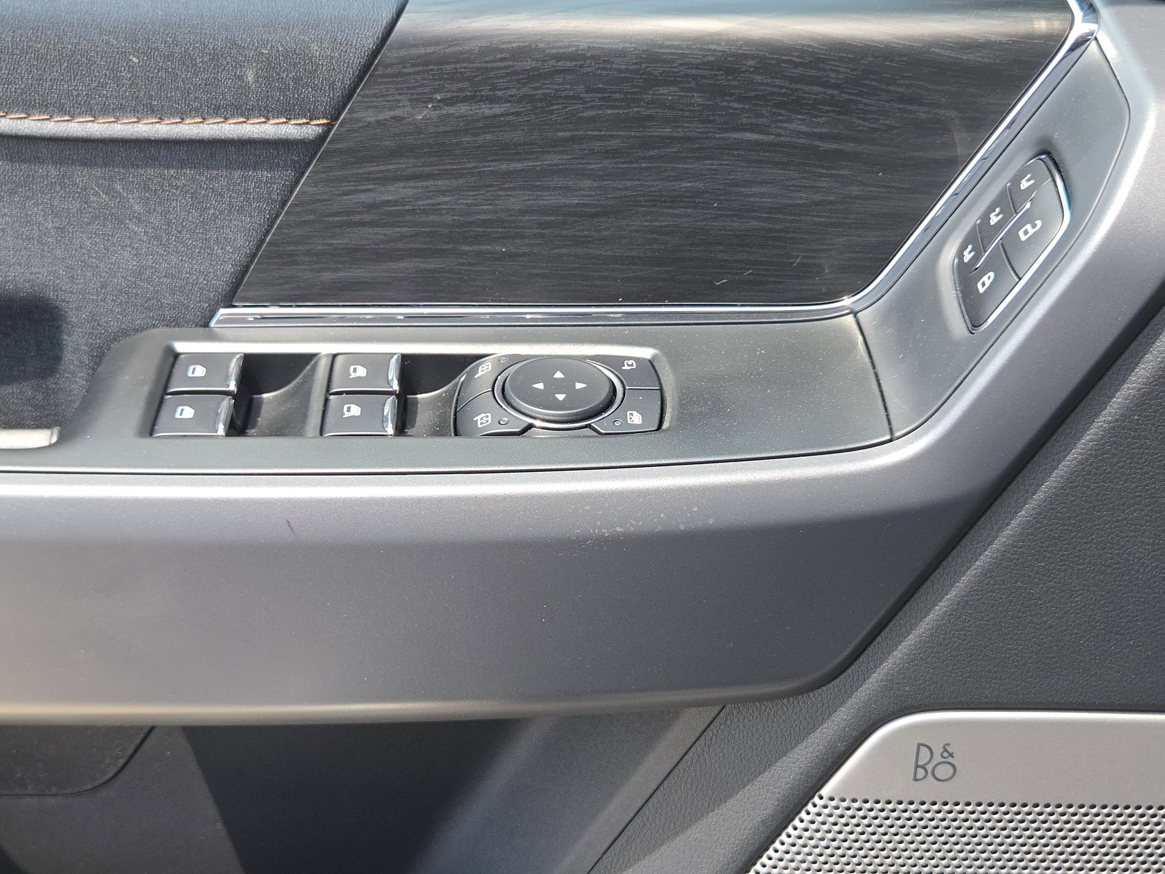 2025 Ford F-150 Lariat photo 16