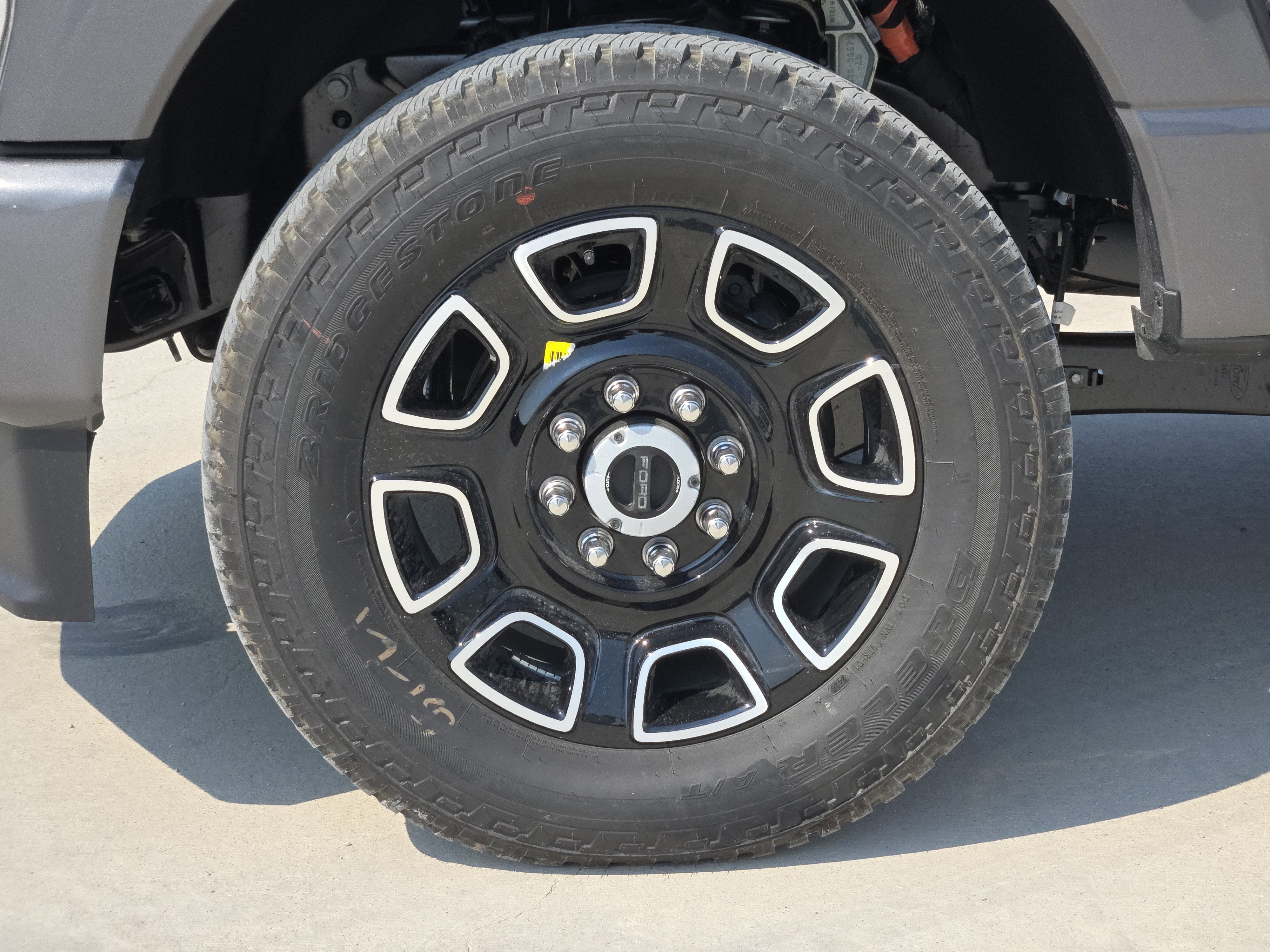 2025 Ford F-250 Platinum photo 5