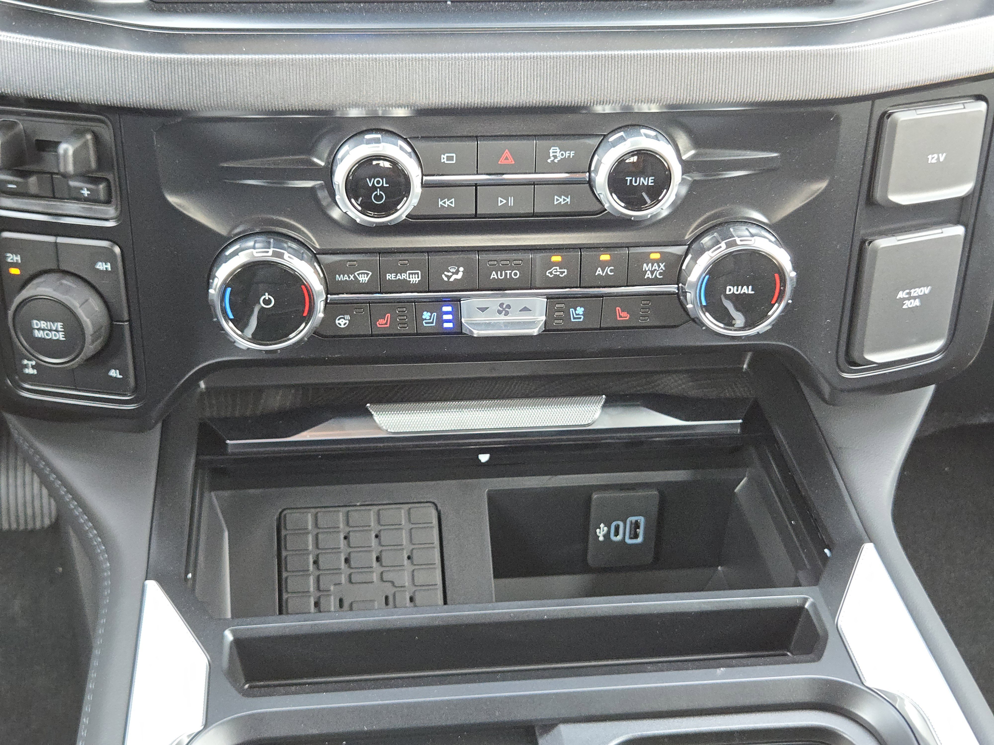 2025 Ford F-250 Platinum photo 11