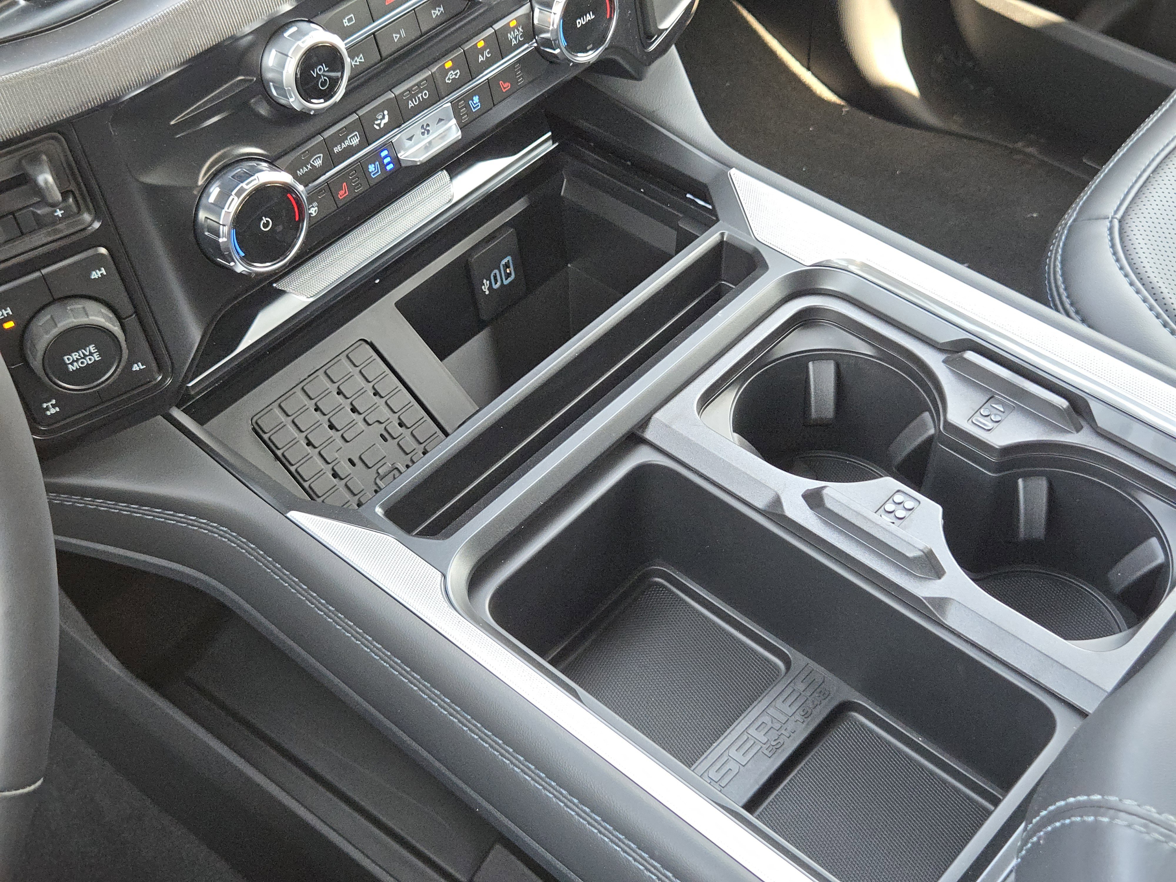 2025 Ford F-250 Platinum photo 12