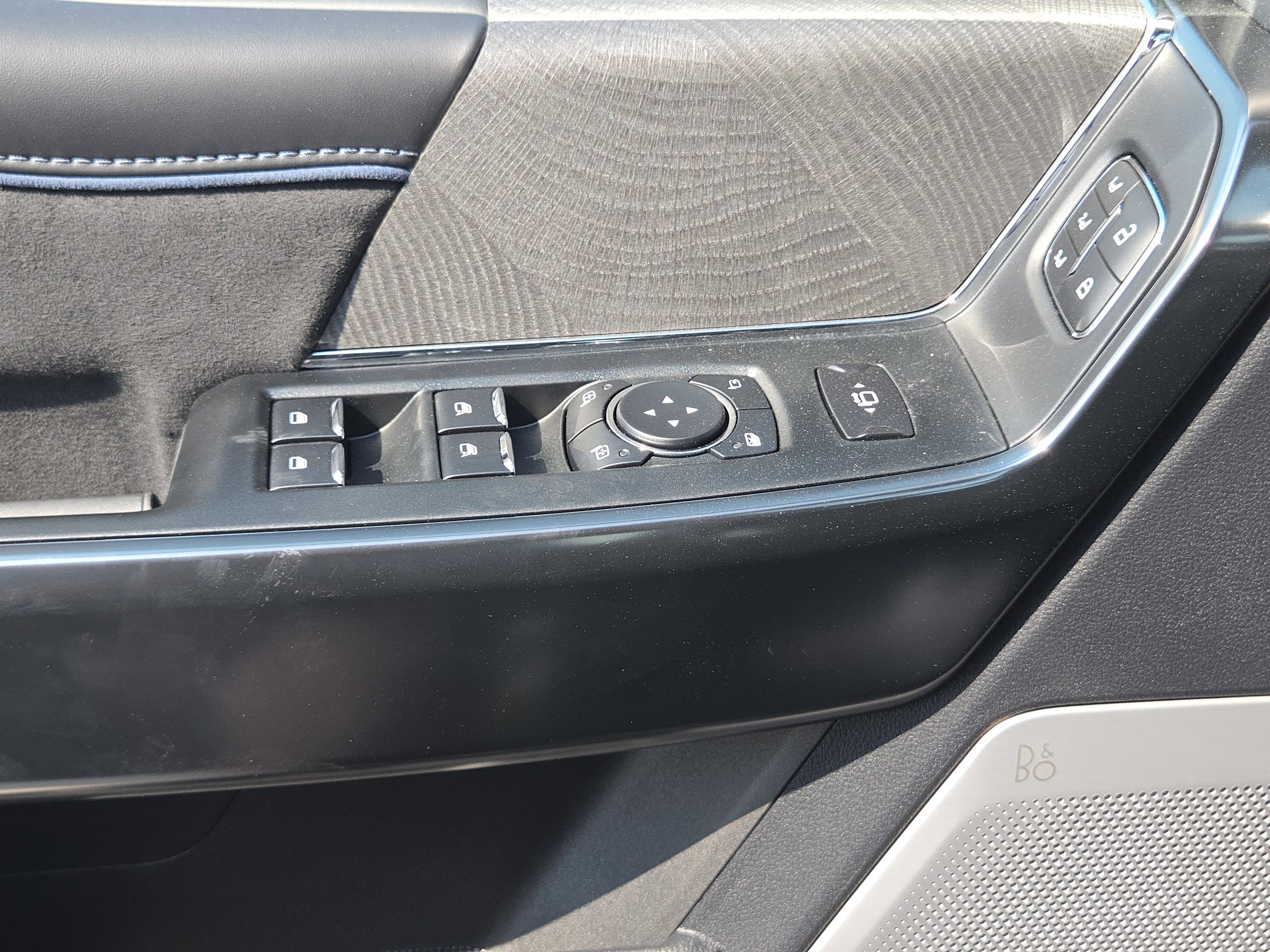 2025 Ford F-250 Platinum photo 13