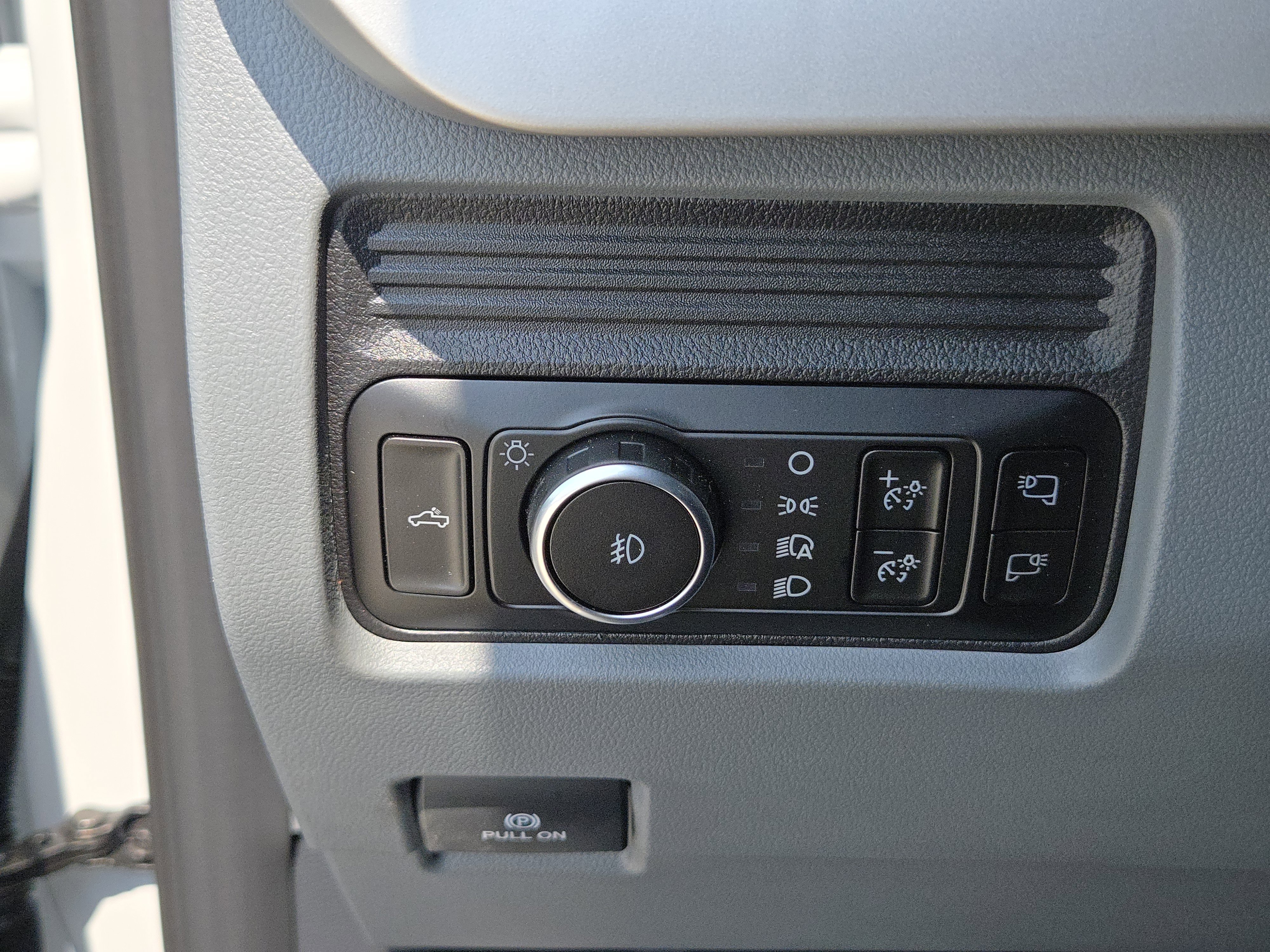 2025 Ford F-250 XLT photo 12