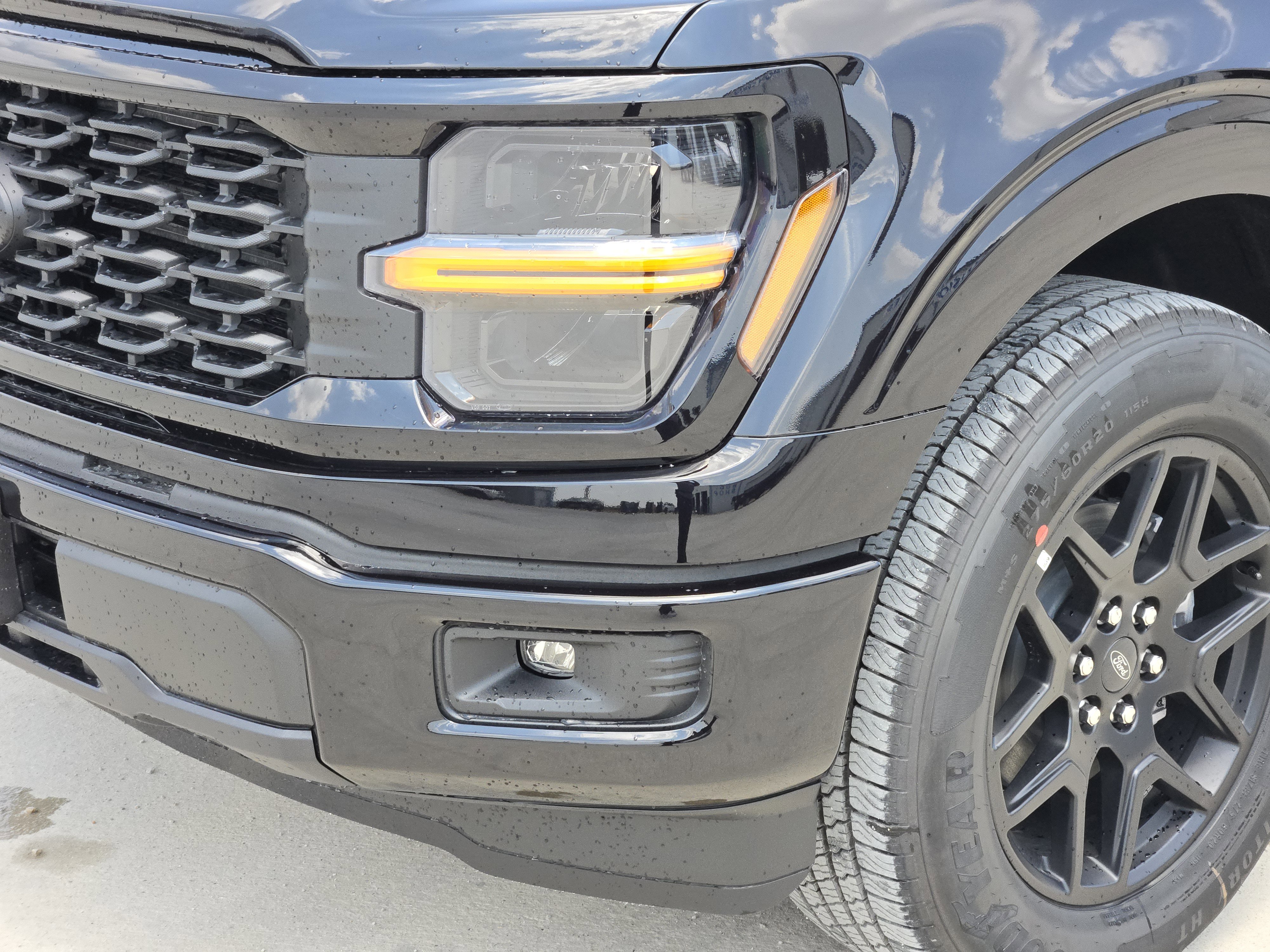 2025 Ford F-150 STX photo 4