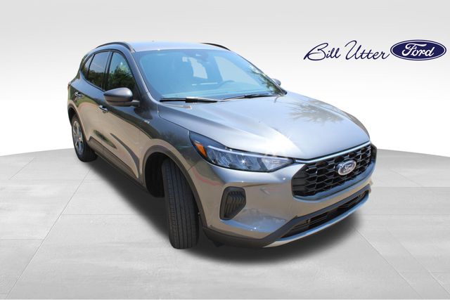 2025 Ford Escape ST-Line photo 2