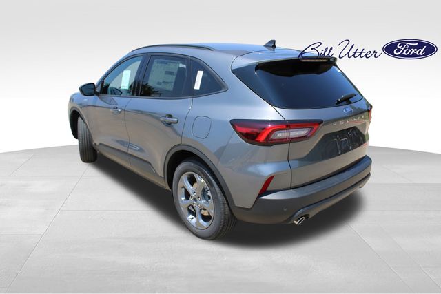 2025 Ford Escape ST-Line photo 4