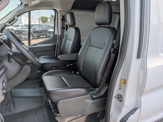 2025 Ford Transit photo 24