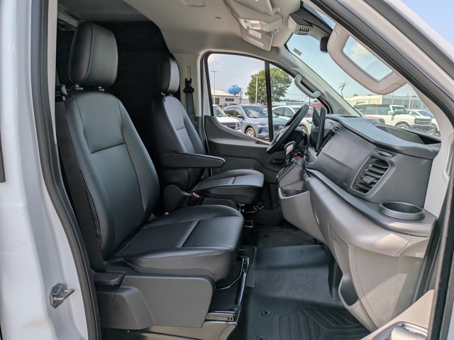 2025 Ford Transit photo 30
