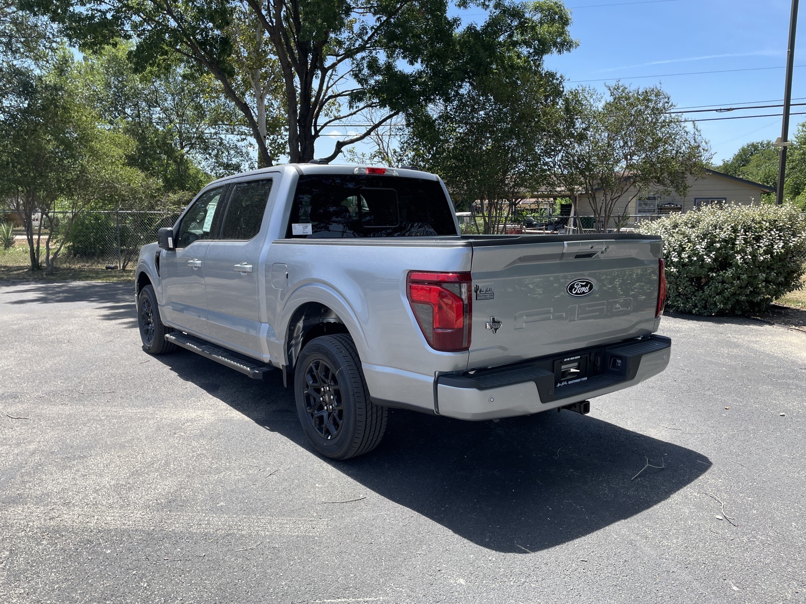 2025 Ford F-150 XLT photo 3