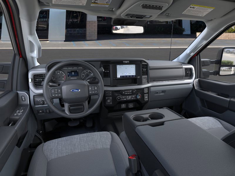 2025 Ford F-550 XLT photo 8