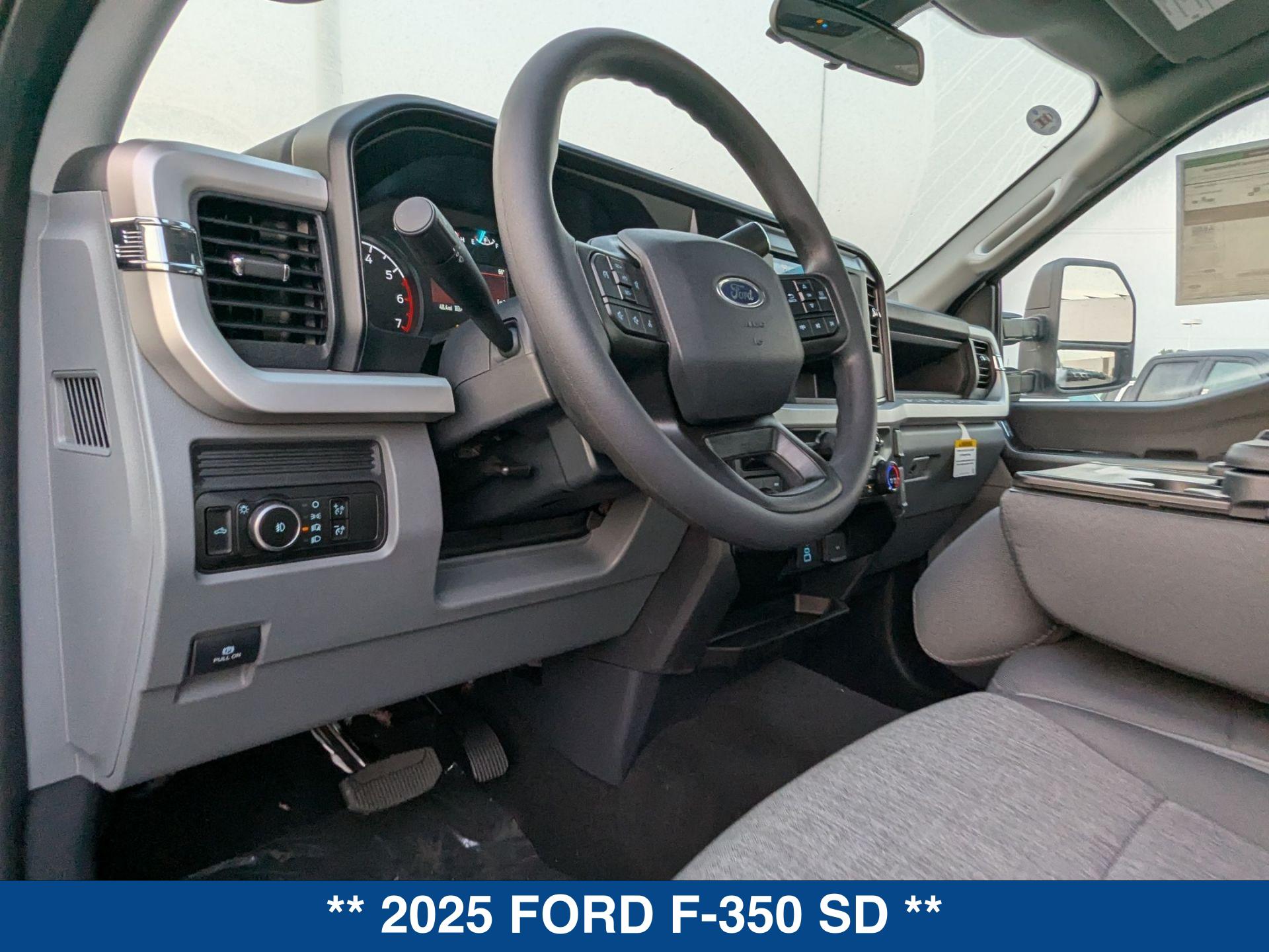 2025 Ford F-350 XL photo 13