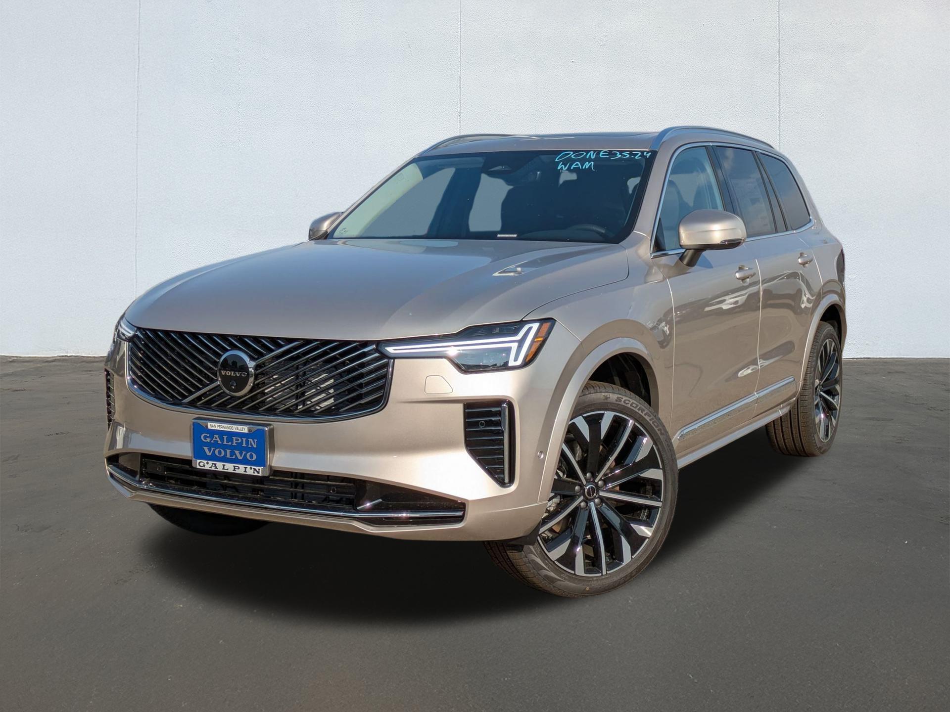 2025 Volvo XC90 B5 Plus photo 5