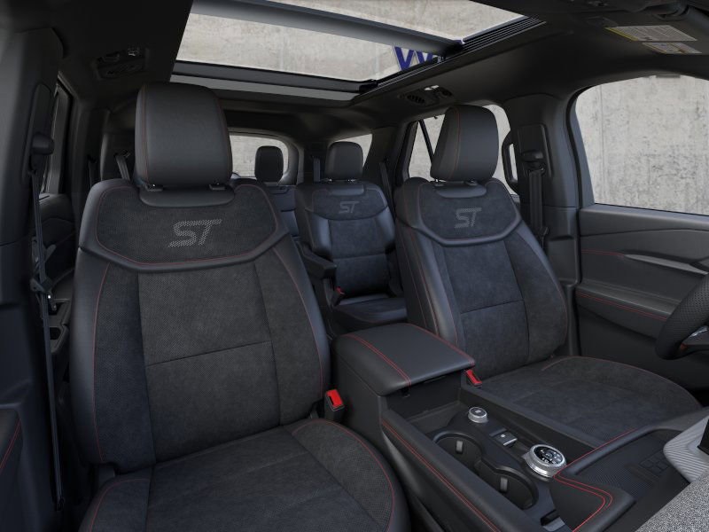 2025 Ford Explorer ST photo 4