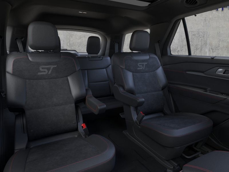 2025 Ford Explorer ST photo 5