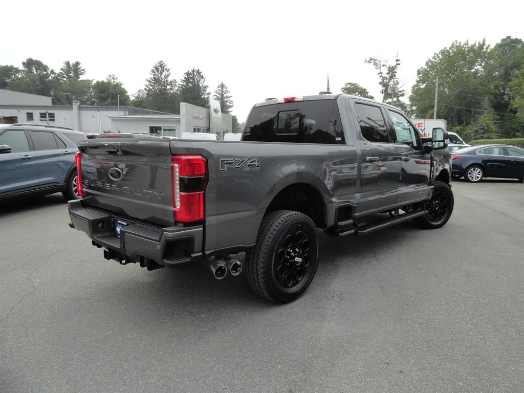 2025 Ford F-250 photo 5
