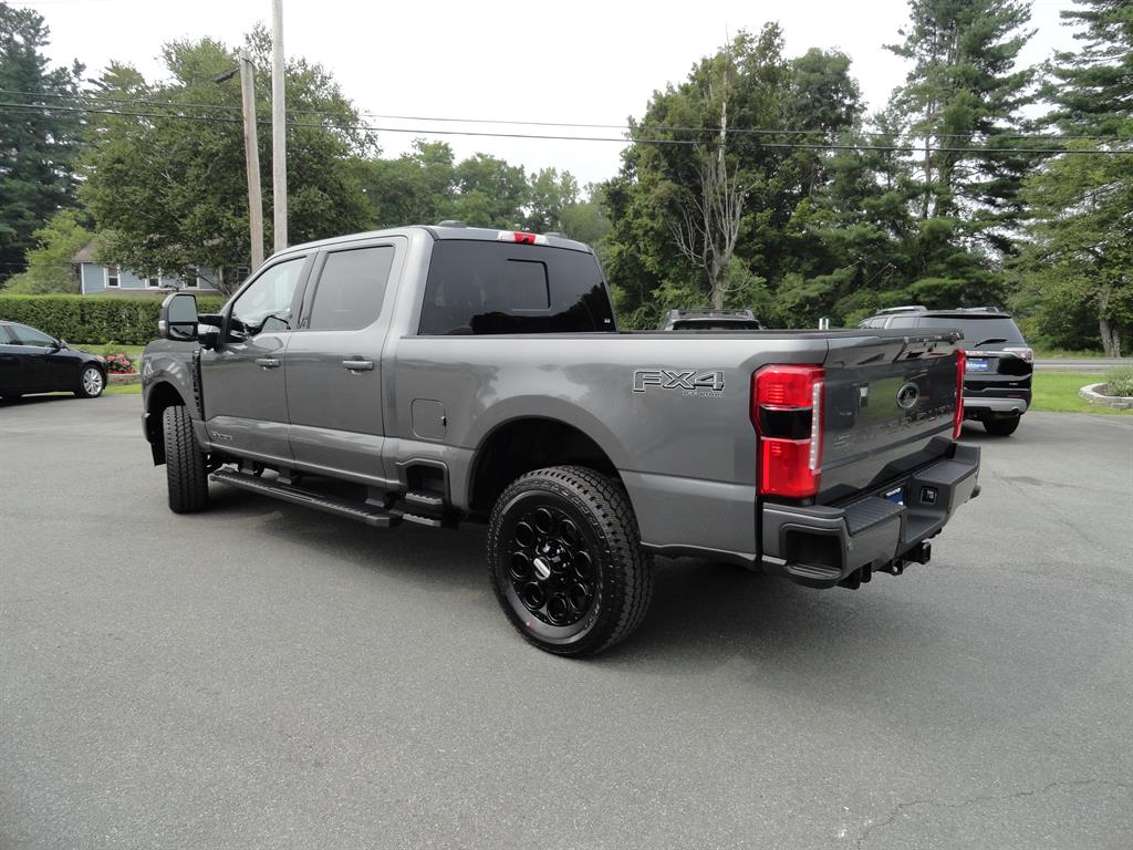 2025 Ford F-250 photo 7