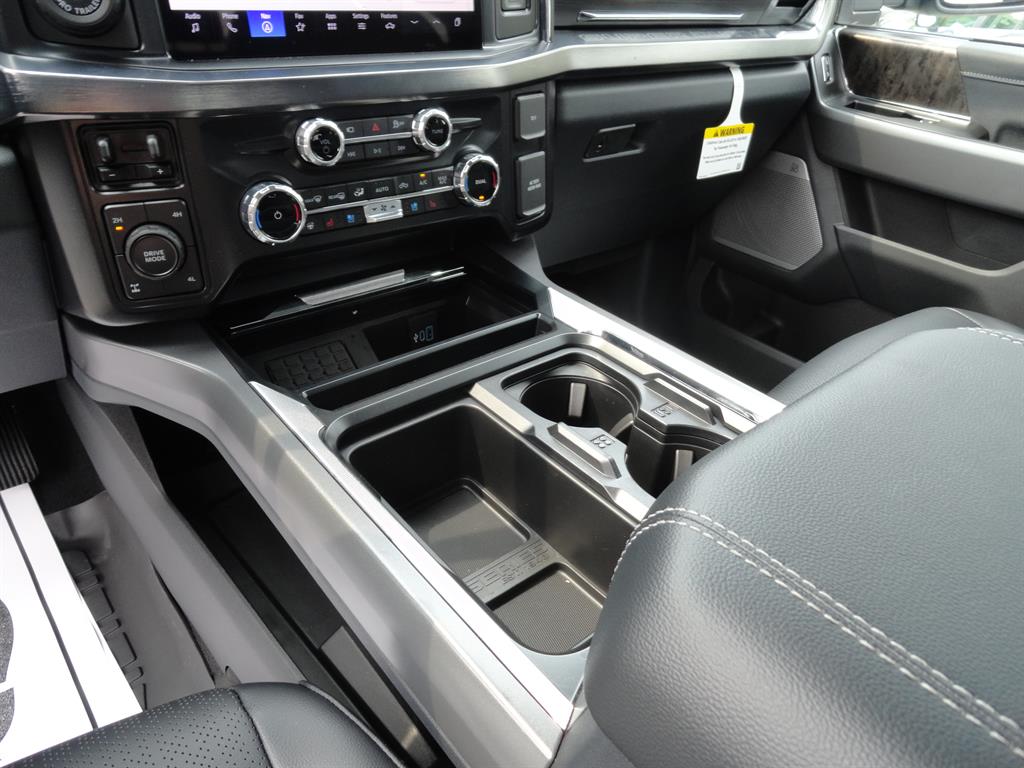 2025 Ford F-250 photo 17
