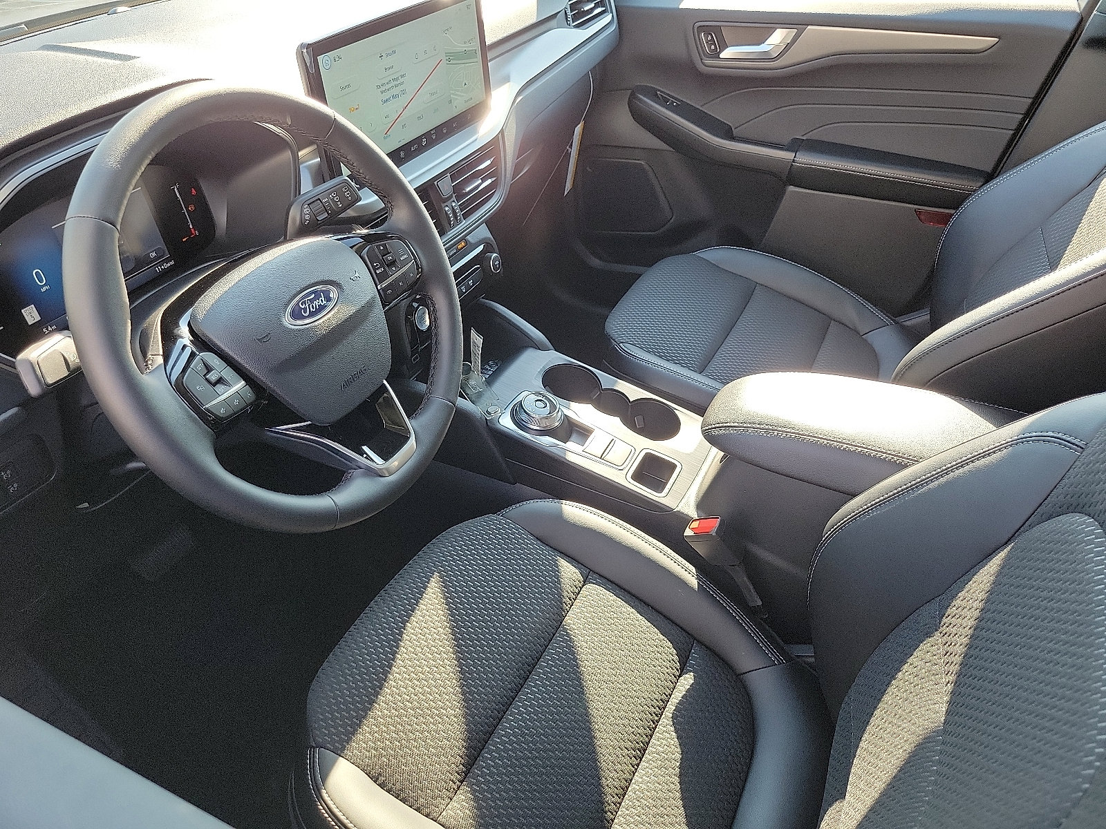 2025 Ford Escape photo 3