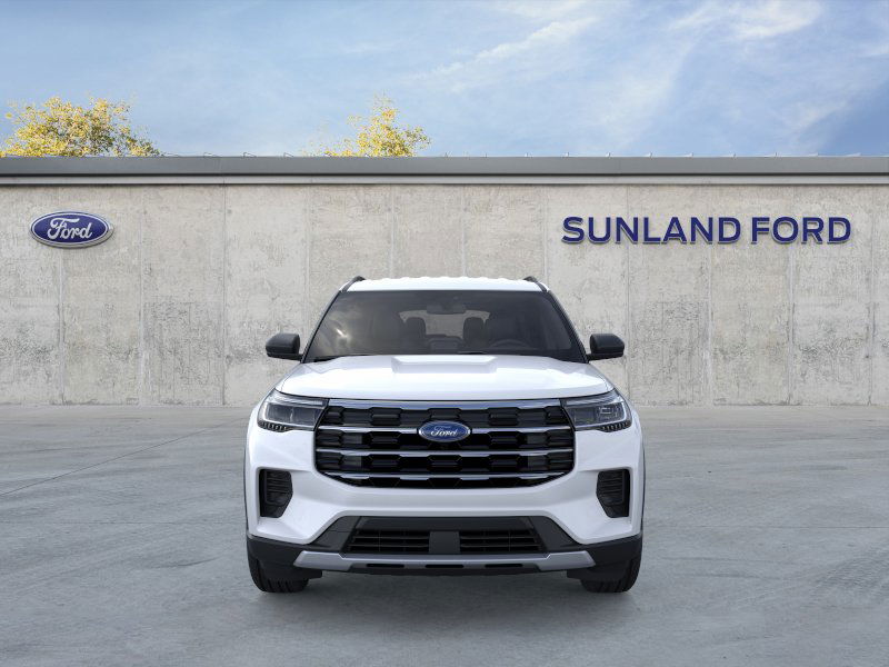 2025 Ford Explorer photo 4