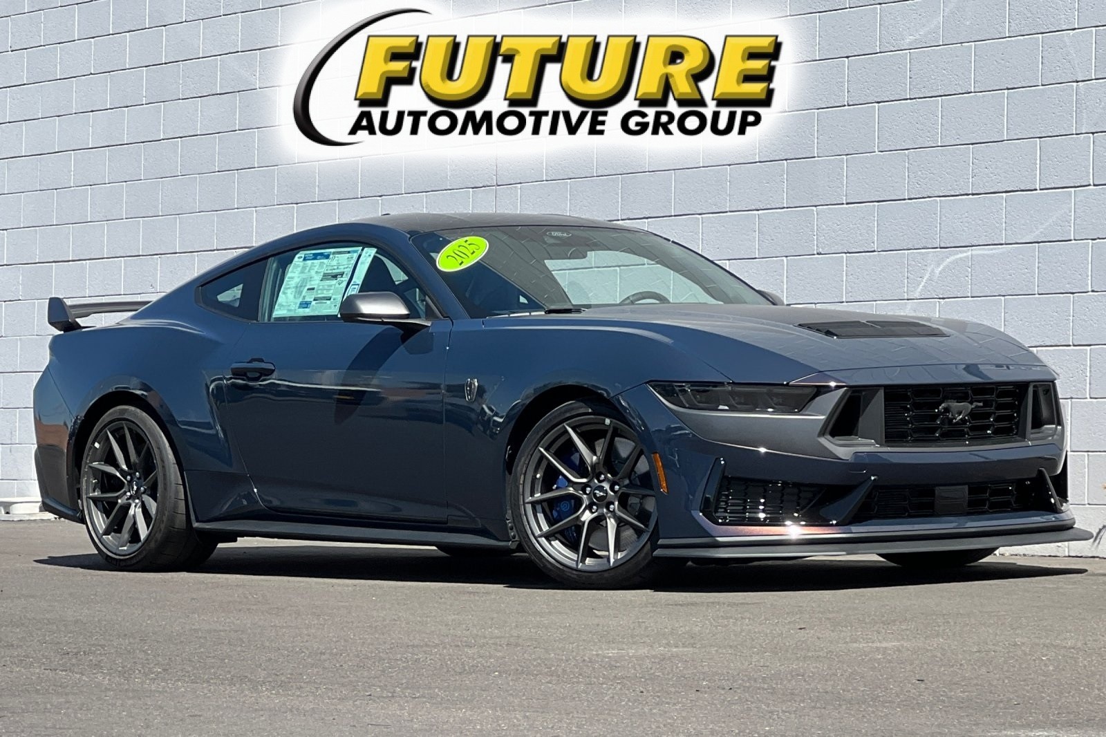 2025 Ford Mustang Dark Horse's photo