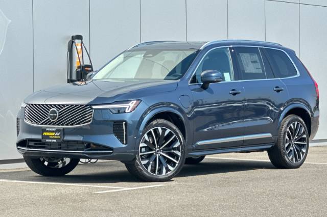 2025 Volvo XC90 Plug-In Hybrid T8 Plus